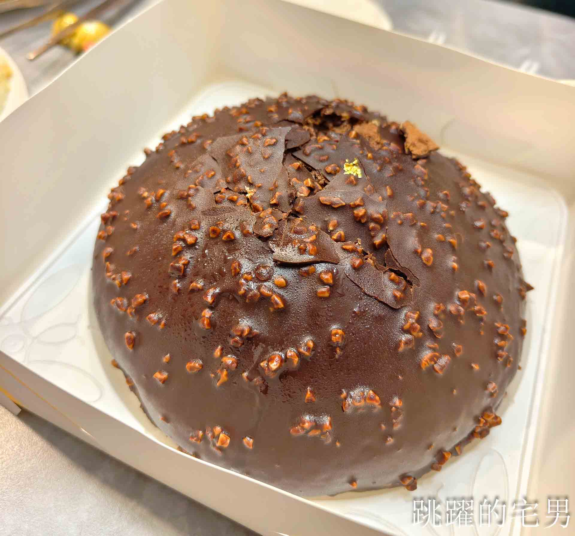 網站近期文章：[花蓮甜點]弘宇蛋糕-這家好花蓮蛋糕好吃又實惠，推薦脆皮榛果巧克力蛋糕，肉鬆芋頭蛋糕，鹹甜滋味你愛嗎? 花蓮甜點伴手禮