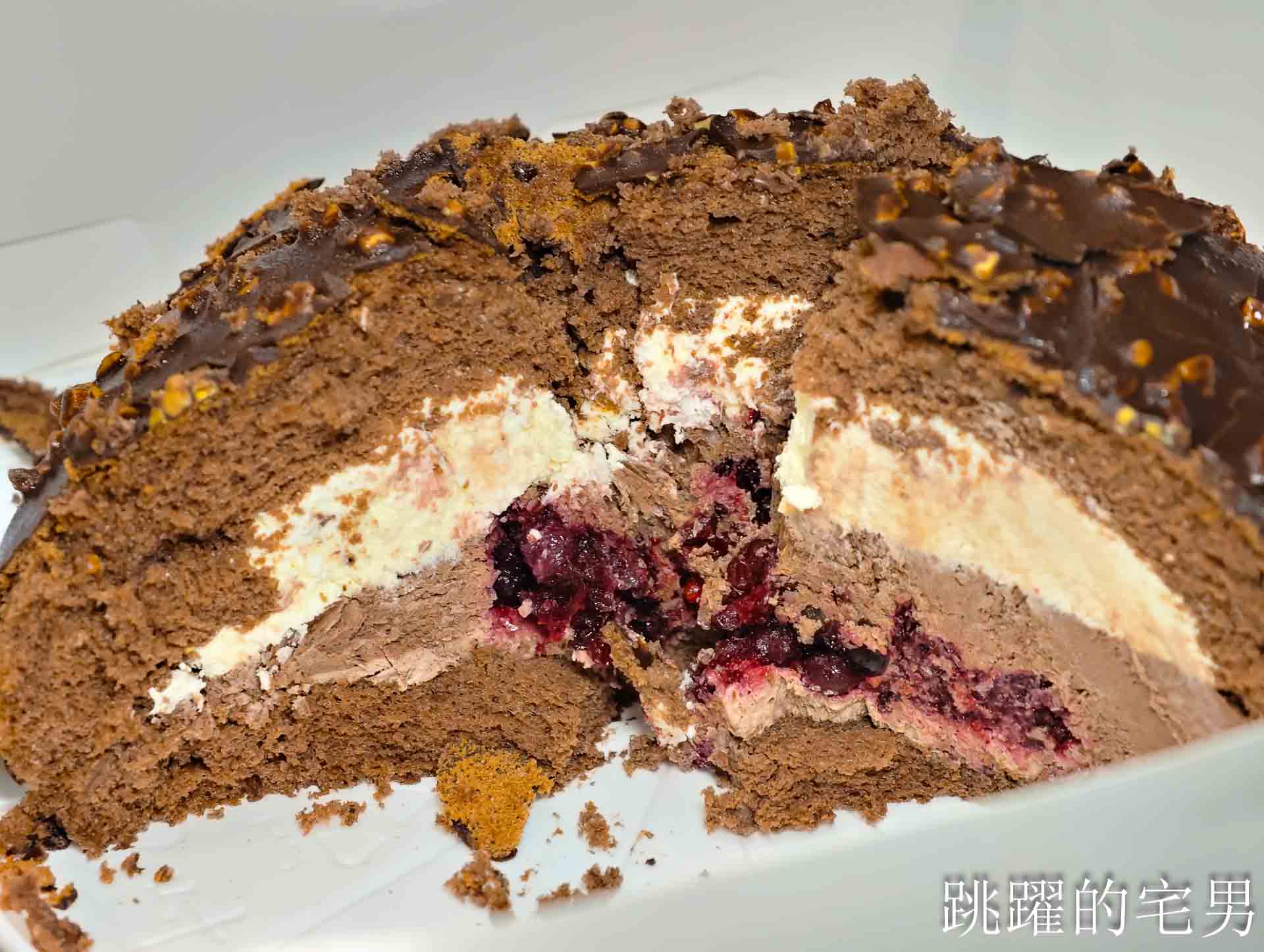 [花蓮甜點]弘宇蛋糕-花蓮蛋糕好吃又實惠，推薦脆皮榛果巧克力蛋糕，肉鬆芋頭蛋糕，鹹甜滋味你愛嗎? 花蓮甜點伴手禮