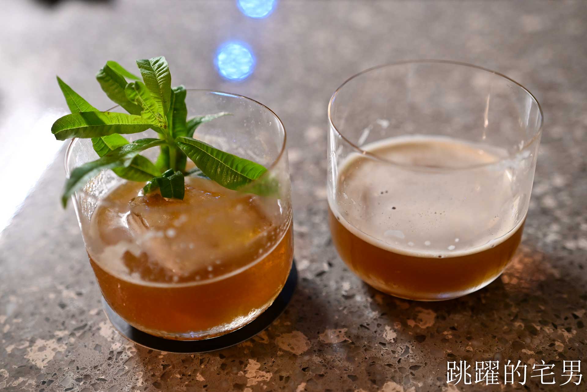 [花蓮酒吧推薦]島東譯電所2.0 : 必去的台灣古物咖啡廳，是用老靈魂在說故事，藏在古物堆裡的微醺時光，從早到晚都能入戲的花蓮老宅咖啡廳