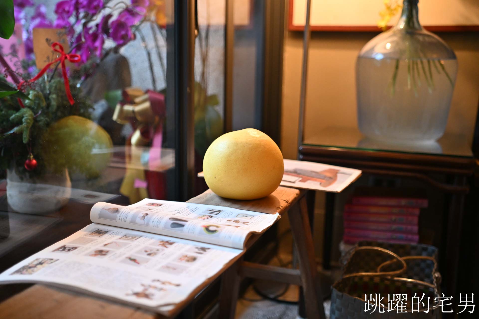 [花蓮酒吧推薦]島東譯電所2.0 : 必去的台灣古物咖啡廳，是用老靈魂在說故事，藏在古物堆裡的微醺時光，從早到晚都能入戲的花蓮老宅咖啡廳