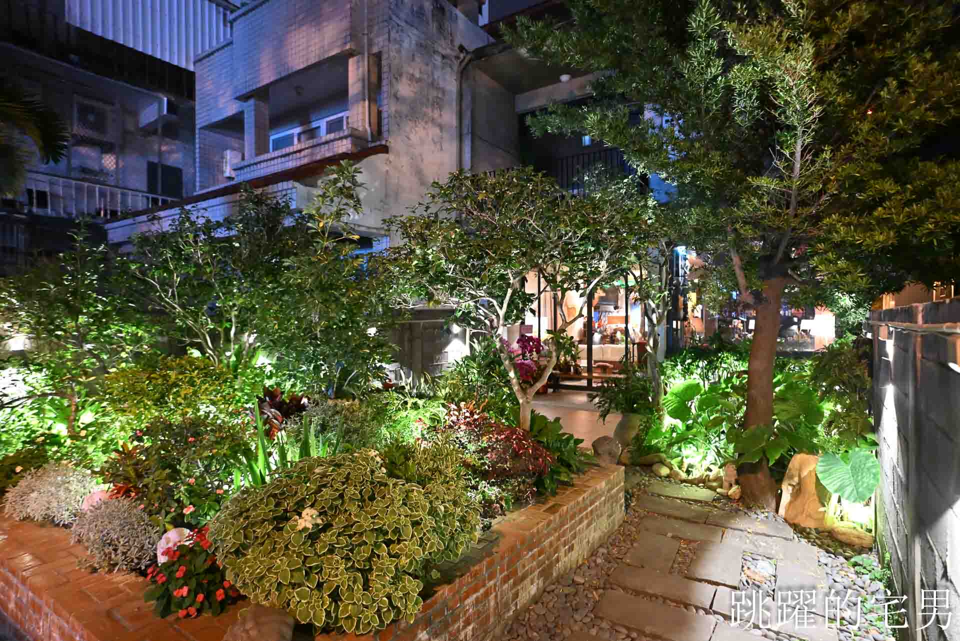 [花蓮酒吧推薦]島東譯電所2.0 : 必去的台灣古物咖啡廳，是用老靈魂在說故事，藏在古物堆裡的微醺時光，從早到晚都能入戲的花蓮老宅咖啡廳