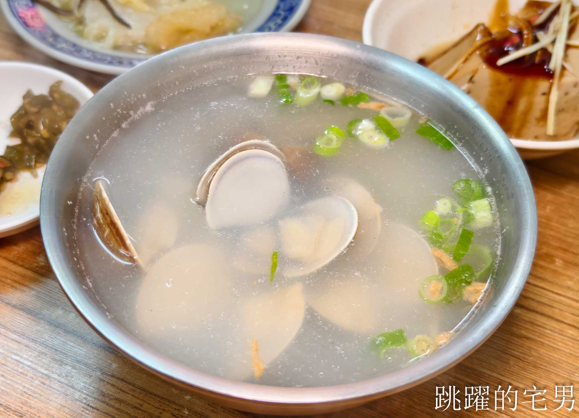 [花蓮小吃]德安雞肉飯-花蓮早餐吃雞滷飯、蛤蠣湯、滷白菜，活力十足，德安雞肉飯菜單