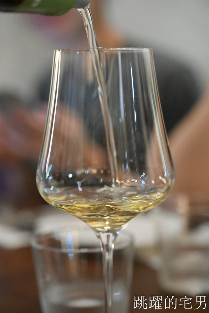 [市政府站美食推薦]Bouillon布雍家-超難訂信義區餐酒館，6人低消$15000，令人驚豔的鹿肉與極濃蝦油蝦子，毀譽參半的羊肉