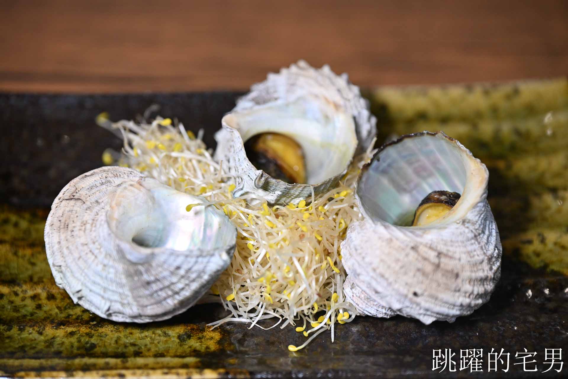 [花蓮美食]嗨烤活體海鮮燒烤屋-漁場直送海鮮燒烤，紅喉、生蠔、活龍蝦、烤牛肉也太嫩了吧，花蓮宵夜