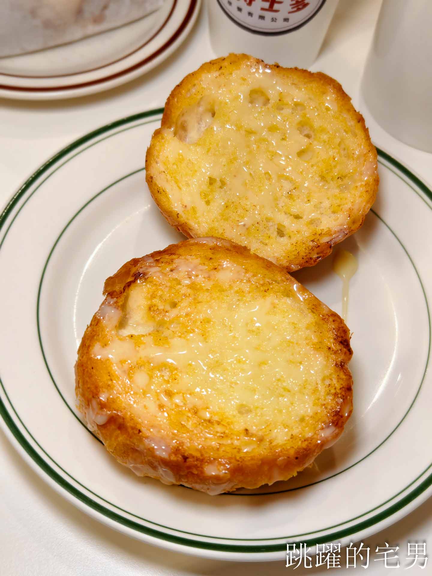 [西門町早餐推薦]富特士多早餐店-台北港式茶餐廳奶茶超級好喝，為了奶油脆朱變胖我願意