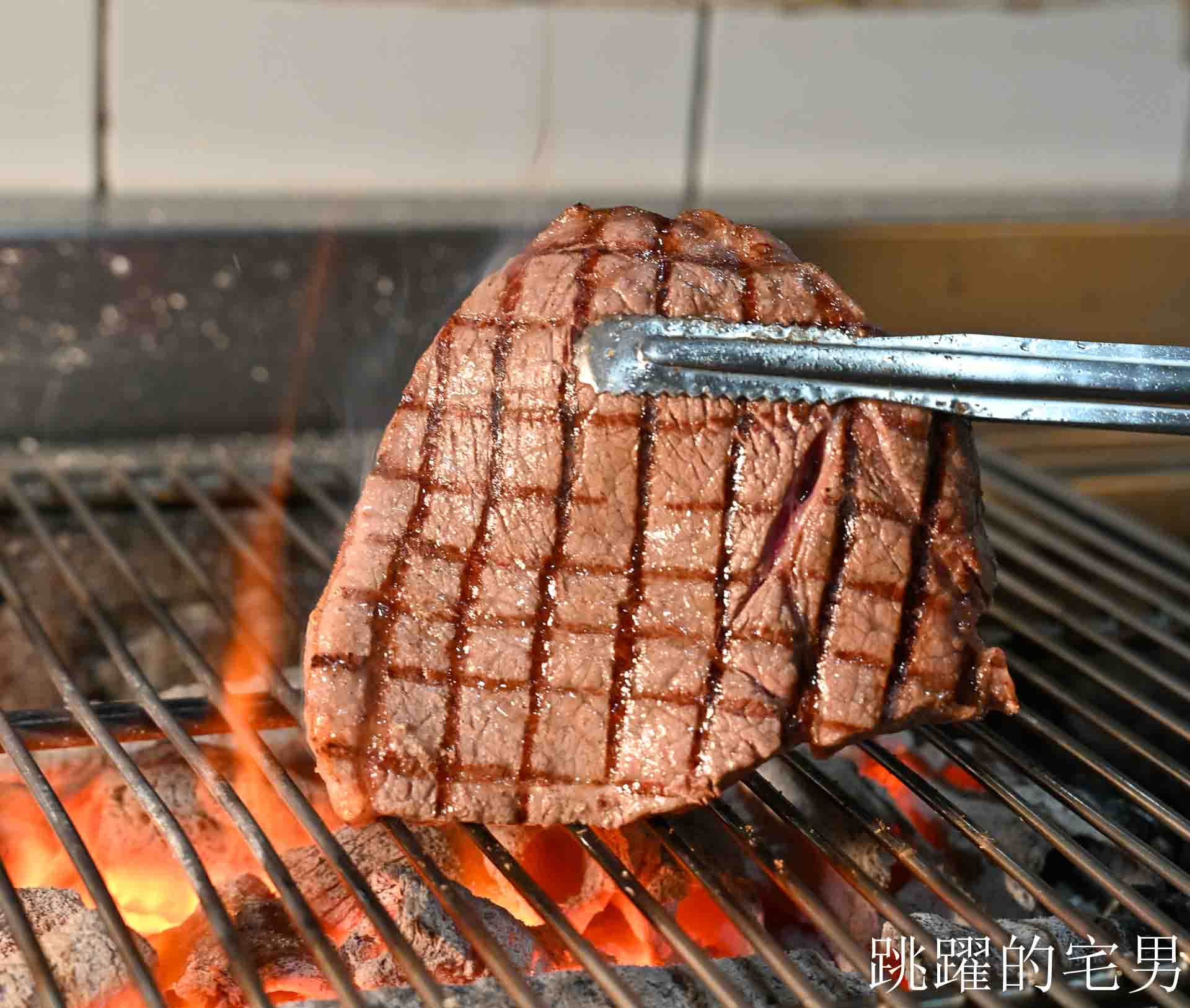 [信義區美食]亨利客原味炭烤牛排-近10年4.4 星高評價，不收服務費，壽星6折，推薦紐約客、A5和牛C/P值超高! 六張犁美食、台北碳烤牛排