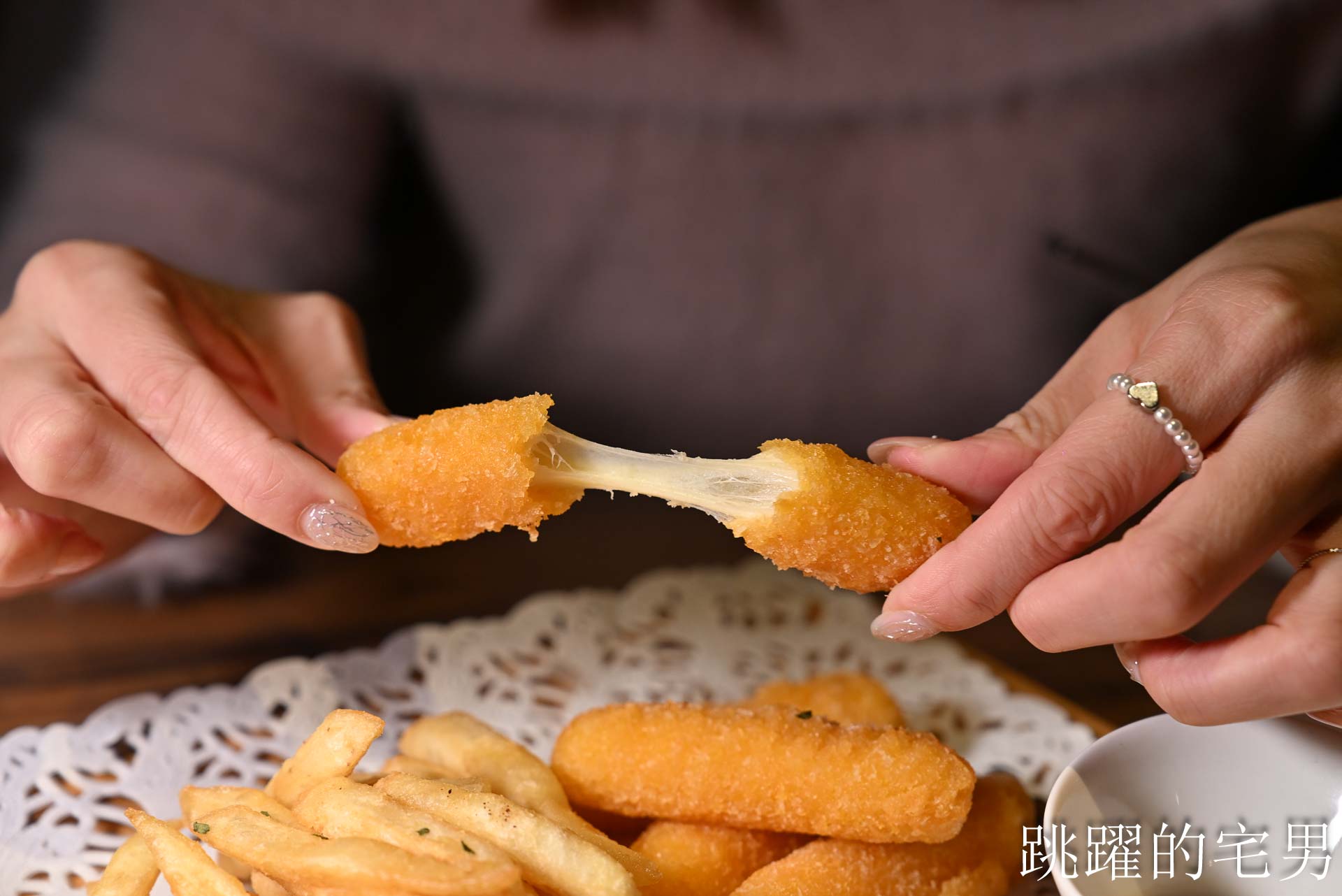 [信義區美食]亨利客原味炭烤牛排-近10年4.4 星高評價，不收服務費，壽星6折，推薦紐約客、A5和牛C/P值超高! 六張犁美食、台北碳烤牛排