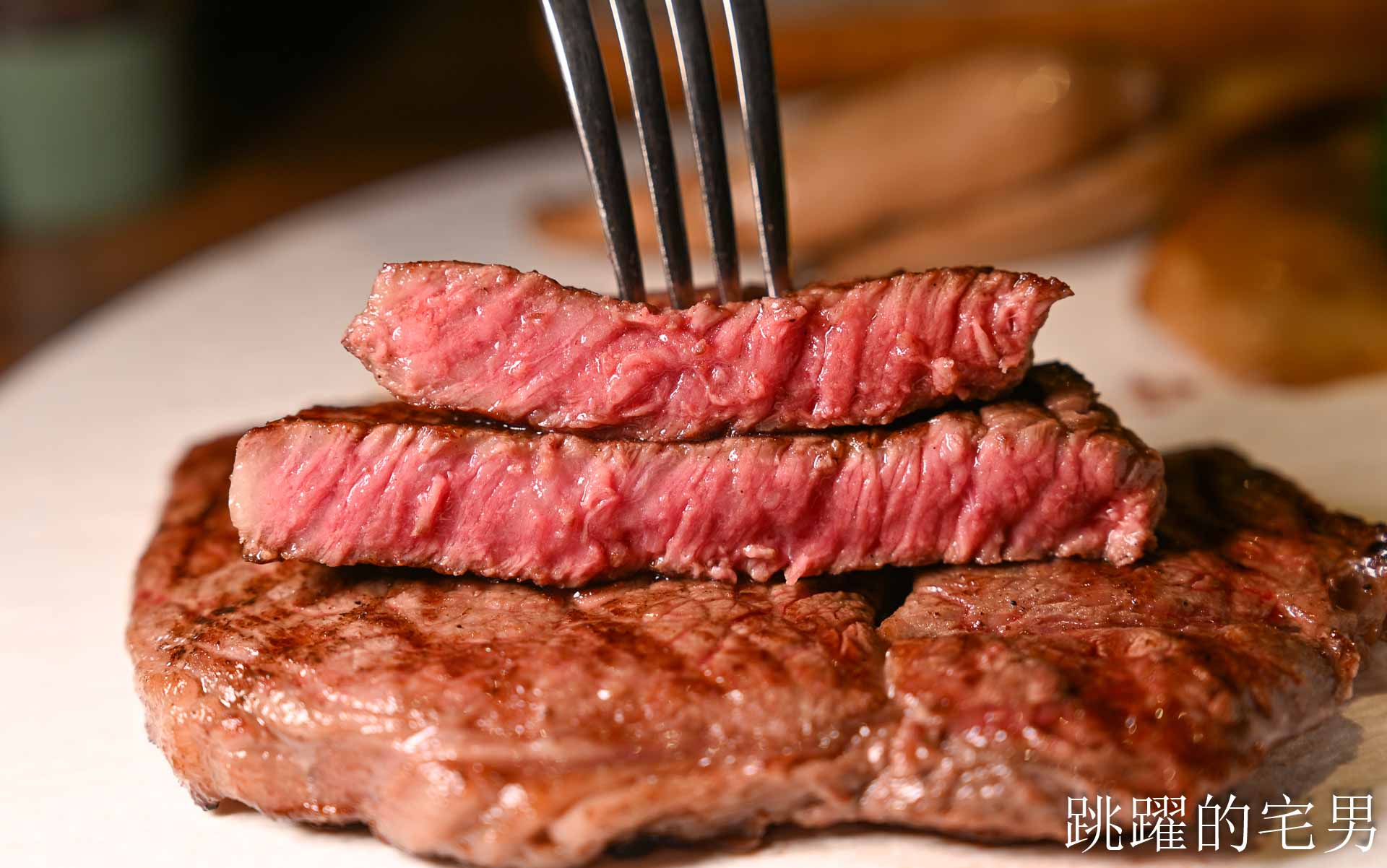 [信義區美食]亨利客原味炭烤牛排-近10年4.4 星高評價，不收服務費，壽星6折，推薦紐約客、A5和牛C/P值超高! 六張犁美食、台北碳烤牛排