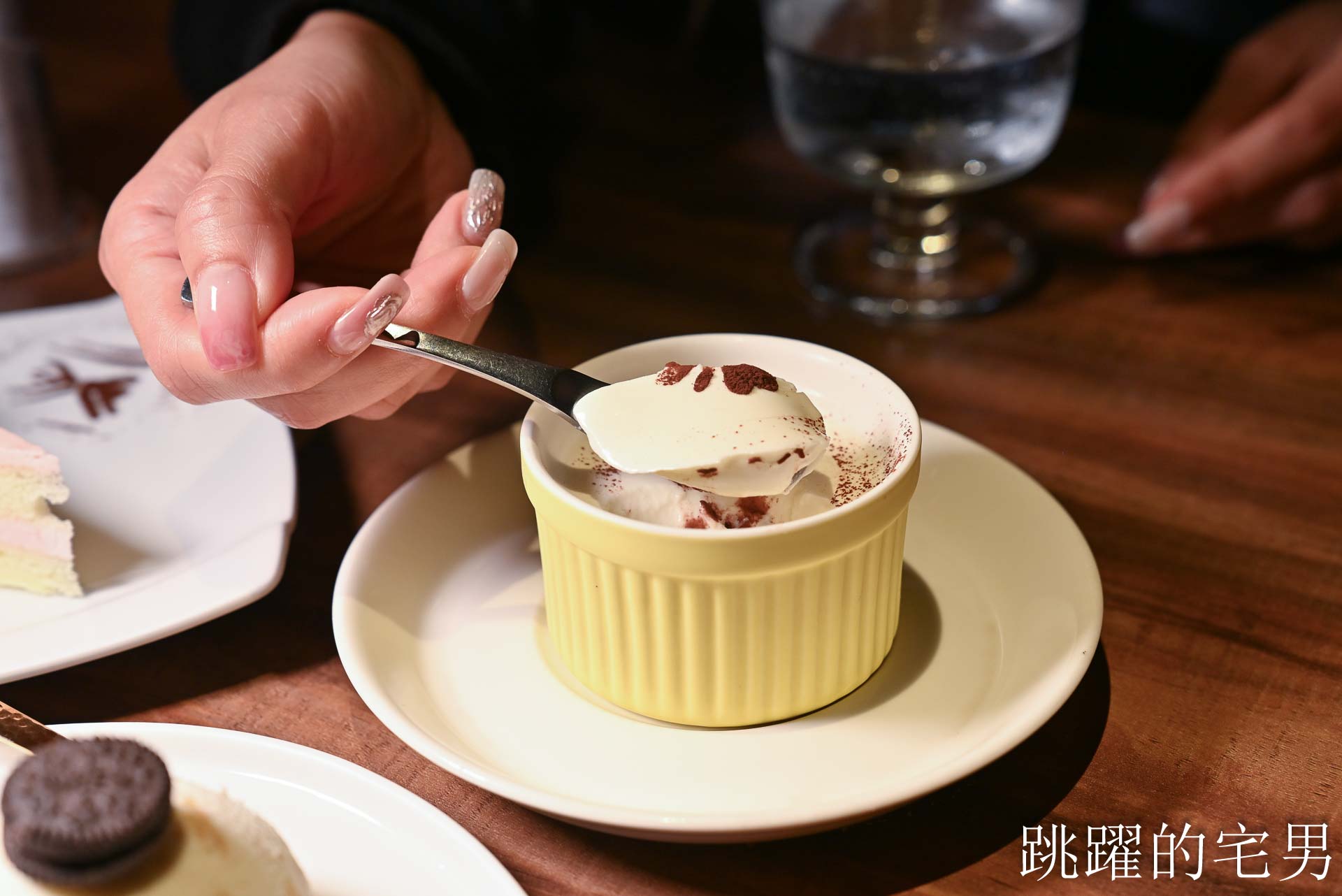 [信義區美食]亨利客原味炭烤牛排-近10年4.4 星高評價，不收服務費，壽星6折，推薦紐約客、A5和牛C/P值超高! 六張犁美食、台北碳烤牛排