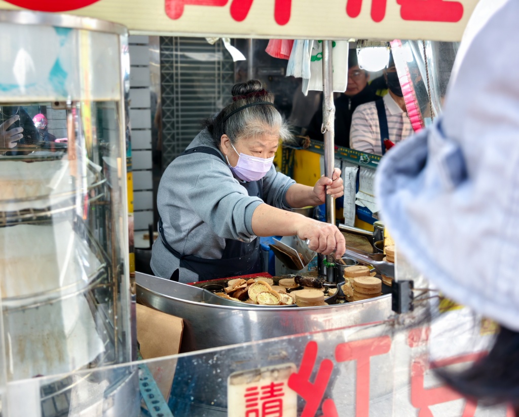 網站近期文章：[中壢美食]3個十元紅豆餅-阿嬤太佛心了，車輪餅還賣3個10元!，中壢火車站美食