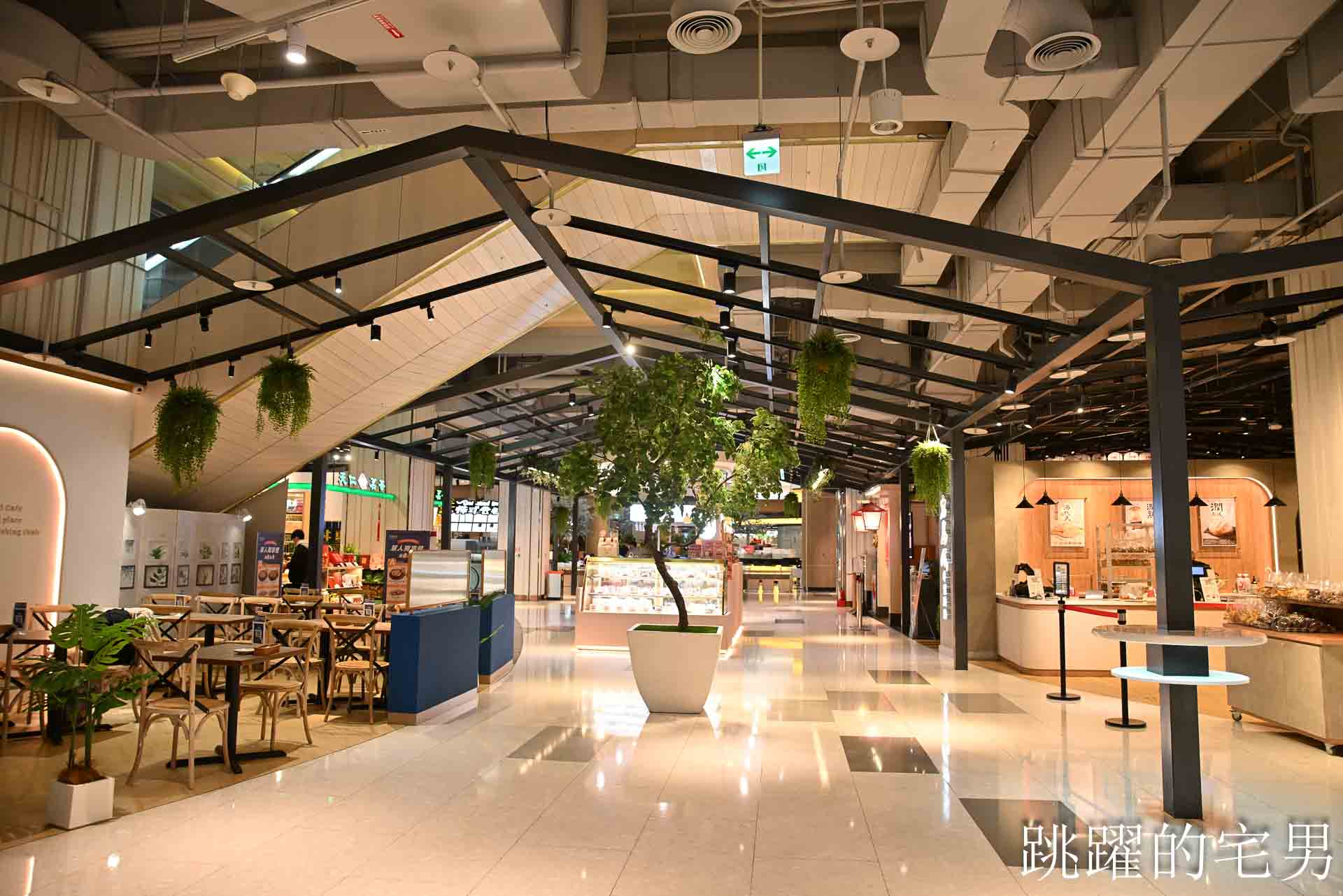 全國獨家！全年免費停車，2026 年最具話題的年輕人一條街！聚集超熱門網路品牌！盡在桃園大江購物中心！