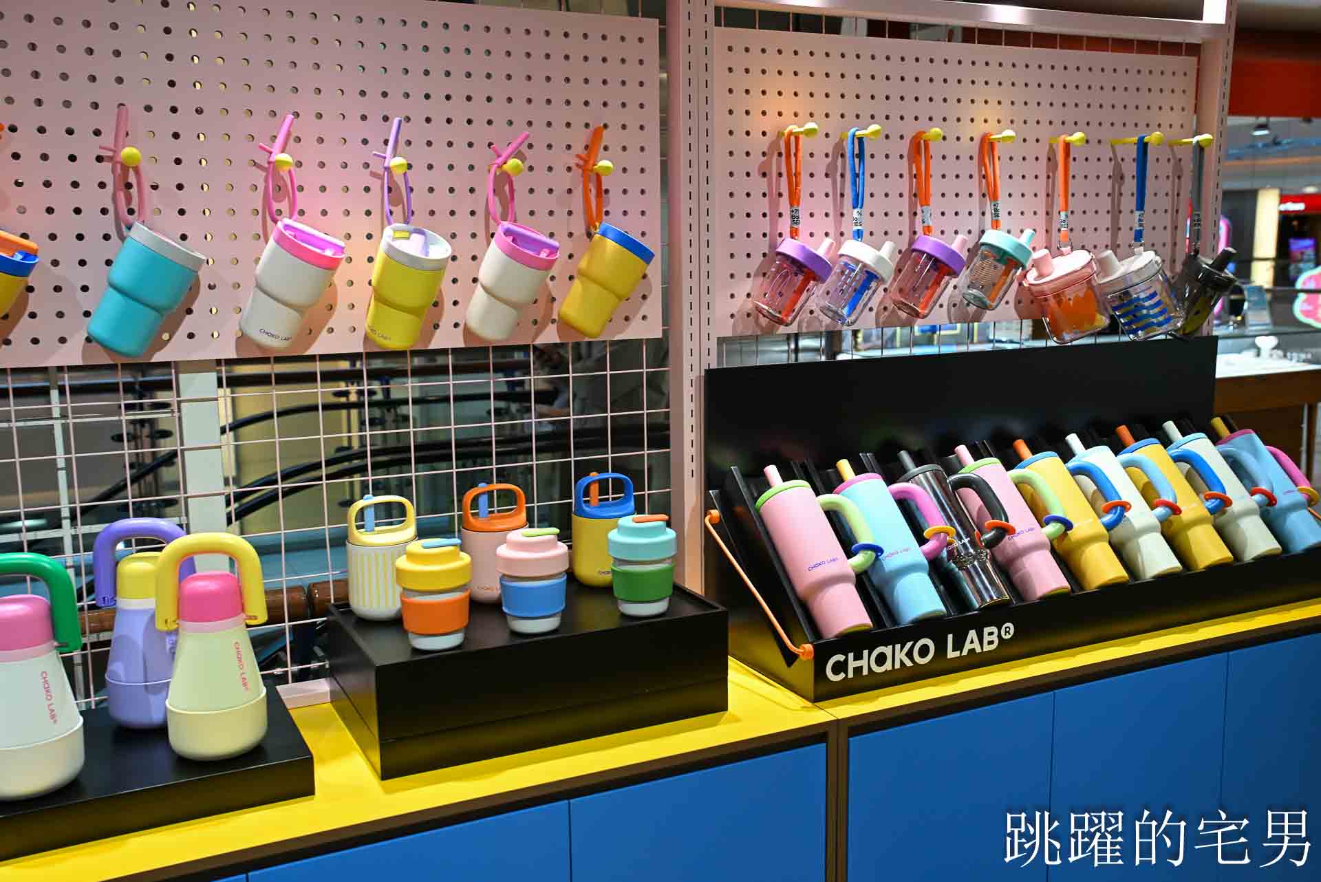 全國獨家！全年免費停車，2026 年最具話題的年輕人一條街！聚集超熱門網路品牌！盡在桃園大江購物中心！