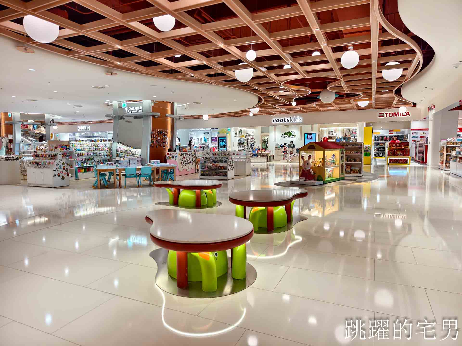 全國獨家！全年免費停車，2026 年最具話題的年輕人一條街！聚集超熱門網路品牌！盡在桃園大江購物中心！