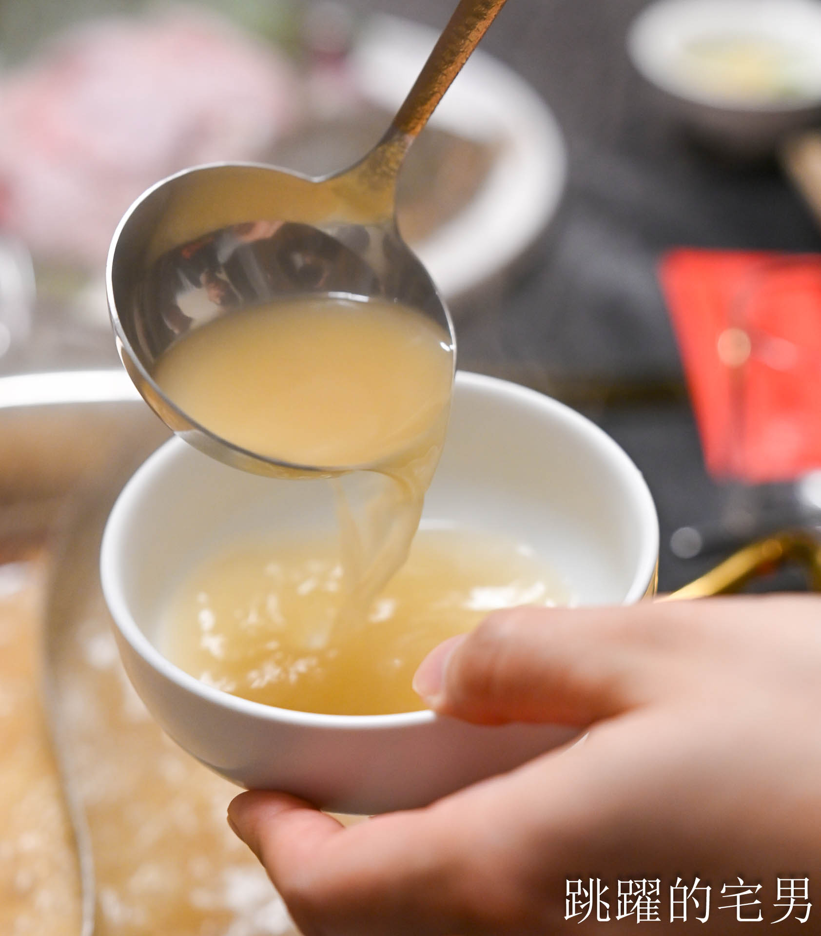 [大同區美食]老撈麻辣鍋順天外科醫院大稻埕店: AI教父黃仁勳兩度造訪私房美食，新店插旗大稻埕百年老宅，再現海陸雙絕「雞煲蟹」，大稻埕美食推薦