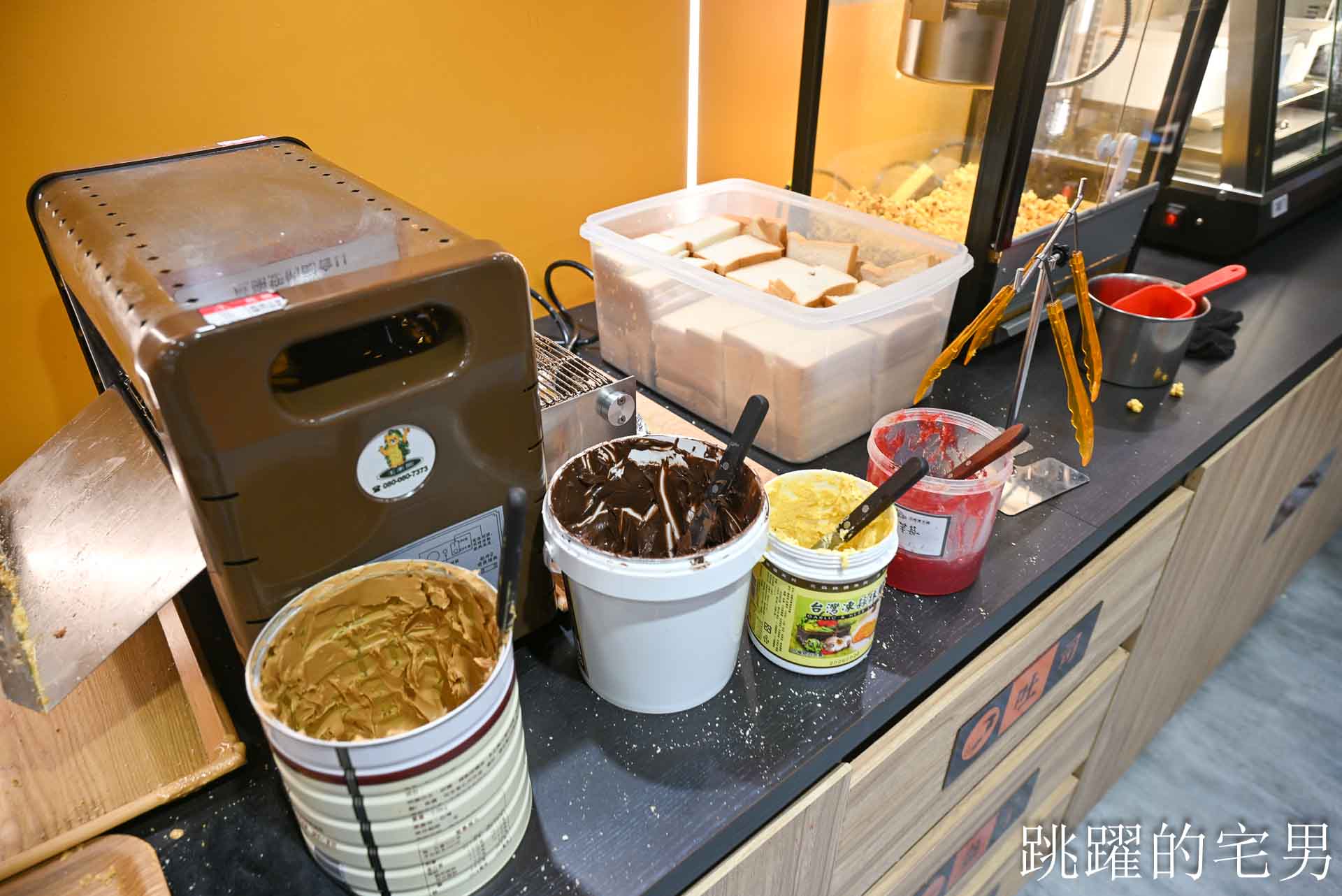 [花蓮美食]小時厚牛排花蓮福町店-開到凌晨12點花蓮平價牛排吃到飽，190元起附餐咖哩飯、吐司、霜淇淋、現作熱騰騰鐵板麵隨你吃，還有免費停車場，花蓮宵夜、花蓮下午有營業餐廳