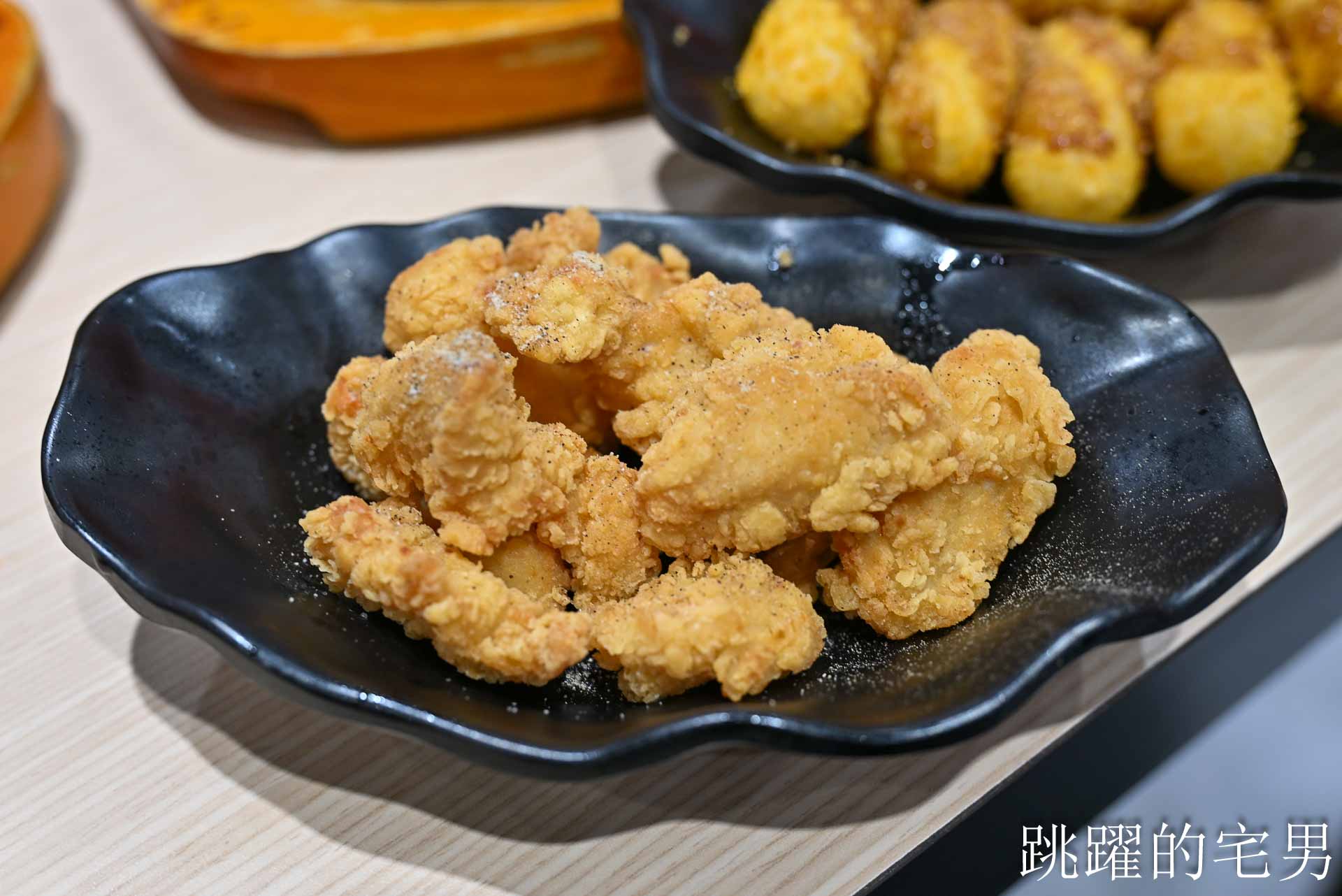 [花蓮美食]小時厚牛排花蓮福町店-開到凌晨12點花蓮平價牛排吃到飽，190元起附餐咖哩飯、吐司、霜淇淋、現作熱騰騰鐵板麵隨你吃，還有免費停車場，花蓮宵夜、花蓮下午有營業餐廳