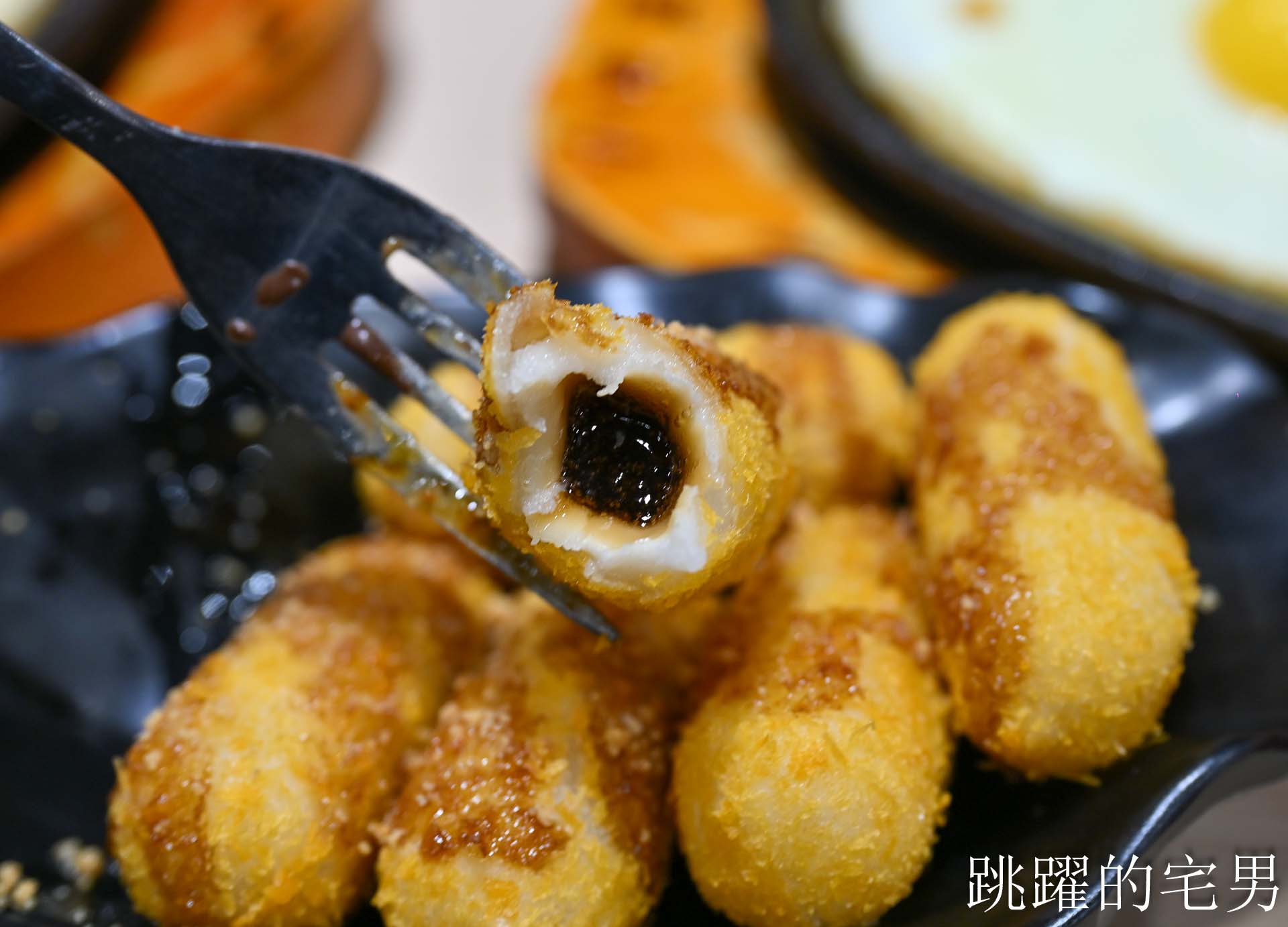 [花蓮美食]小時厚牛排花蓮福町店-開到凌晨12點花蓮平價牛排吃到飽，190元起附餐咖哩飯、吐司、霜淇淋、現作熱騰騰鐵板麵隨你吃，還有免費停車場，花蓮宵夜、花蓮下午有營業餐廳