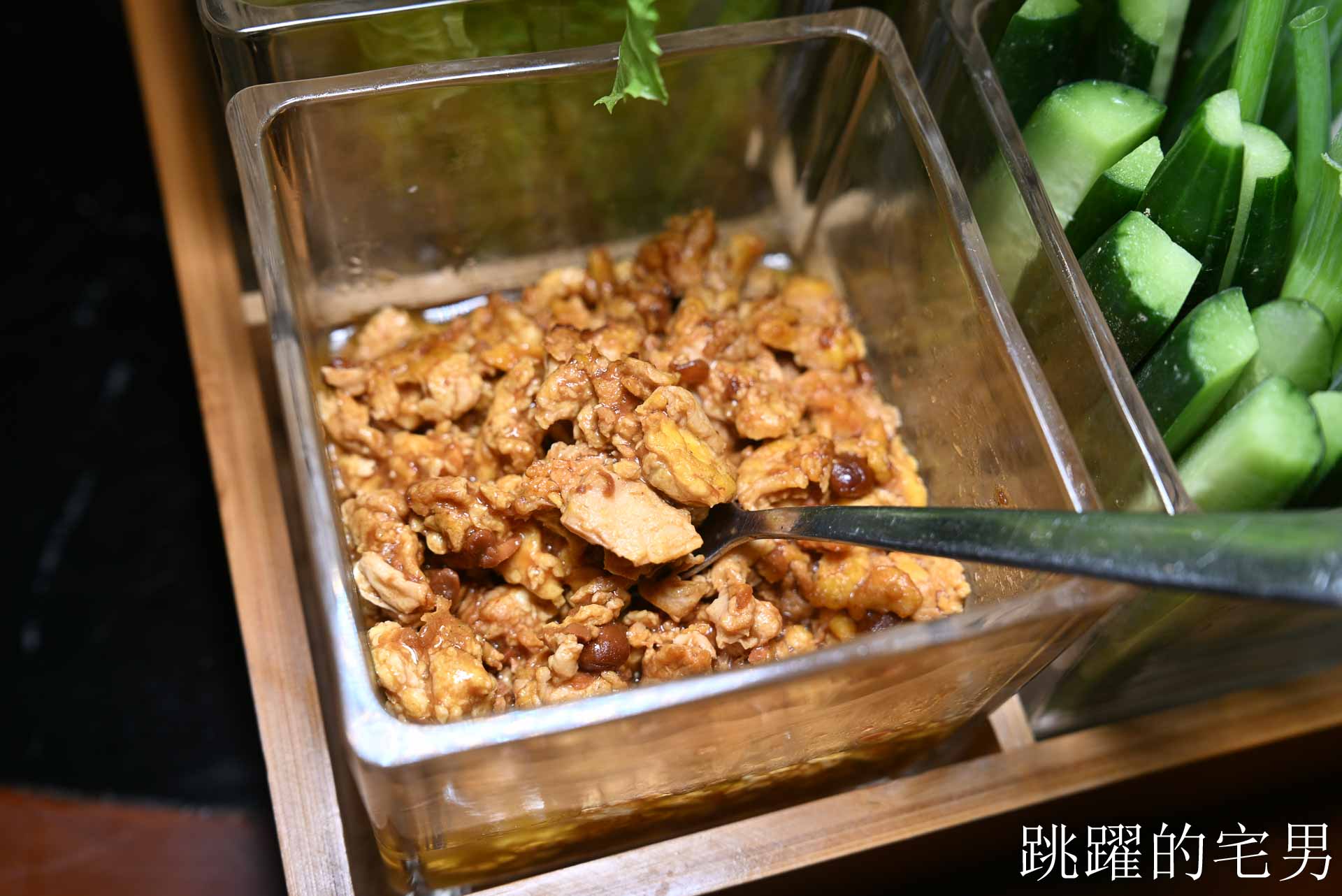 [新北三重美食]安慶小館鐵鍋燉私房菜- 新北市東北菜一位難求，等半年才吃到，現蒸花捲、撈拌海鮮、紅燒鵝肉馬鈴薯粉條好好吃