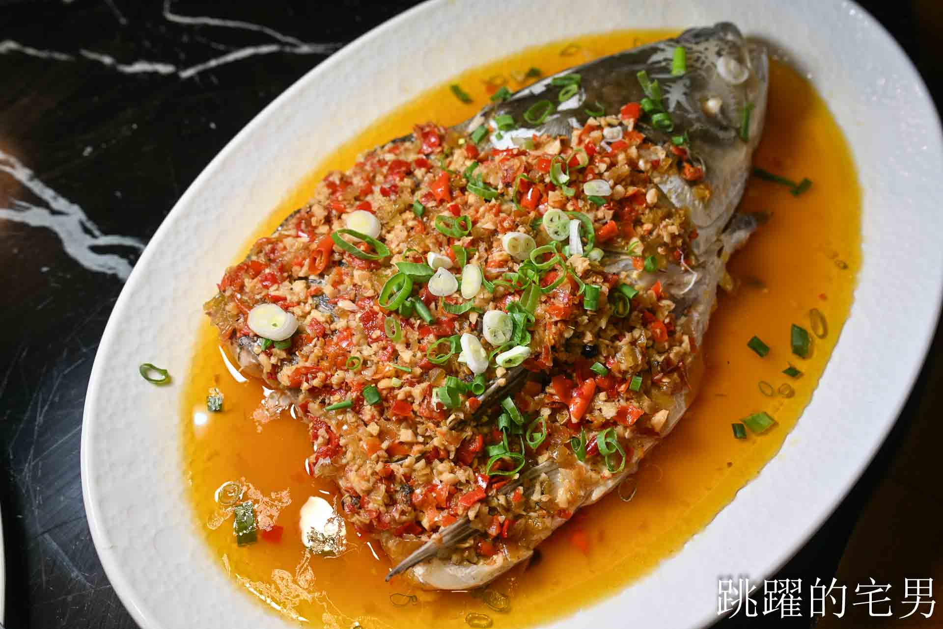 [新北三重美食]安慶小館鐵鍋燉私房菜- 新北市東北菜一位難求，等半年才吃到，現蒸花捲、撈拌海鮮、紅燒鵝肉馬鈴薯粉條好好吃