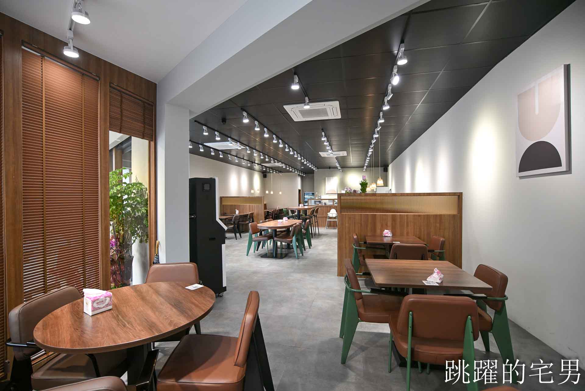 [花蓮美食]招弟大飯店-傳統平價小吃擁有高質感用餐空間，手工肉卷、滷雞爪也太好吃啦! 超浮誇滿載雞佛、鮮蚵、鮭魚子海鮮雞肉飯，鮮度直接破錶!  花蓮下午有營業餐廳