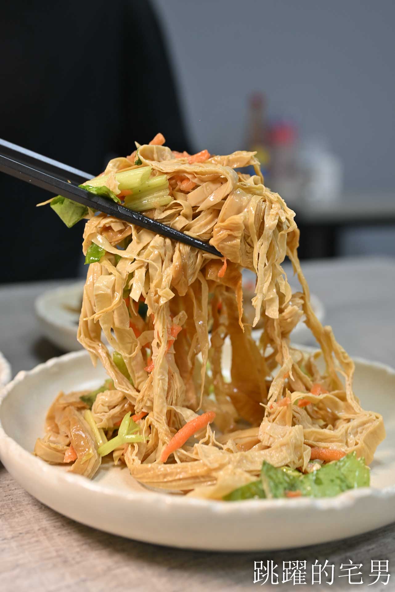 [花蓮美食]陳家食堂-開到深夜的花蓮雞肉飯！美味雞肉＋香菇雞湯超滿足，控肉飯必須搭配免費小魚乾辣椒超夠味!  花蓮宵夜