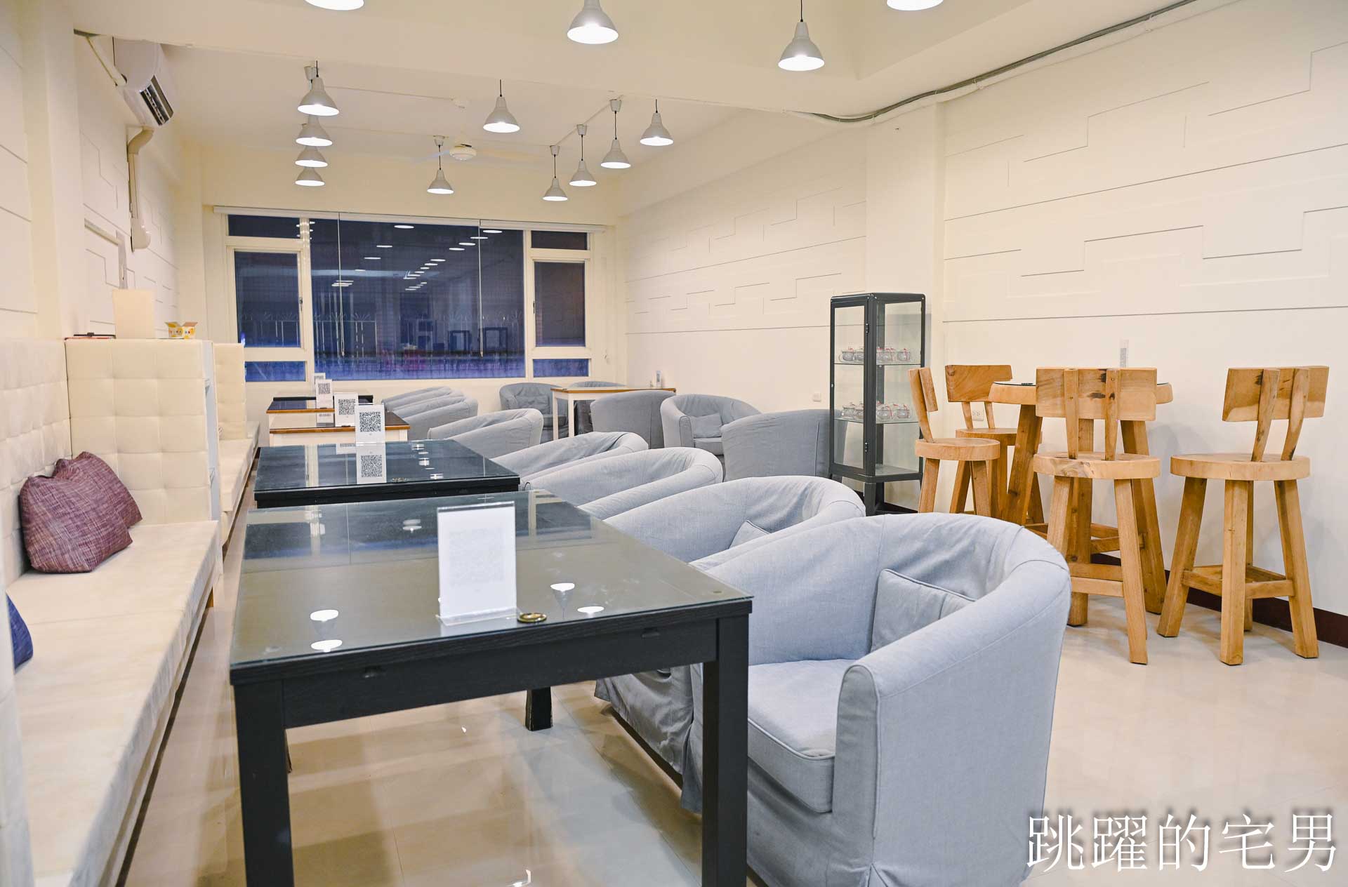 [花蓮美食]大合食光簡餐-80元就能咖啡飲料暢飲到凌晨2點？這家花蓮簡餐根本南部物價，三杯雞、腿庫飯一定要點，花蓮宵夜推薦