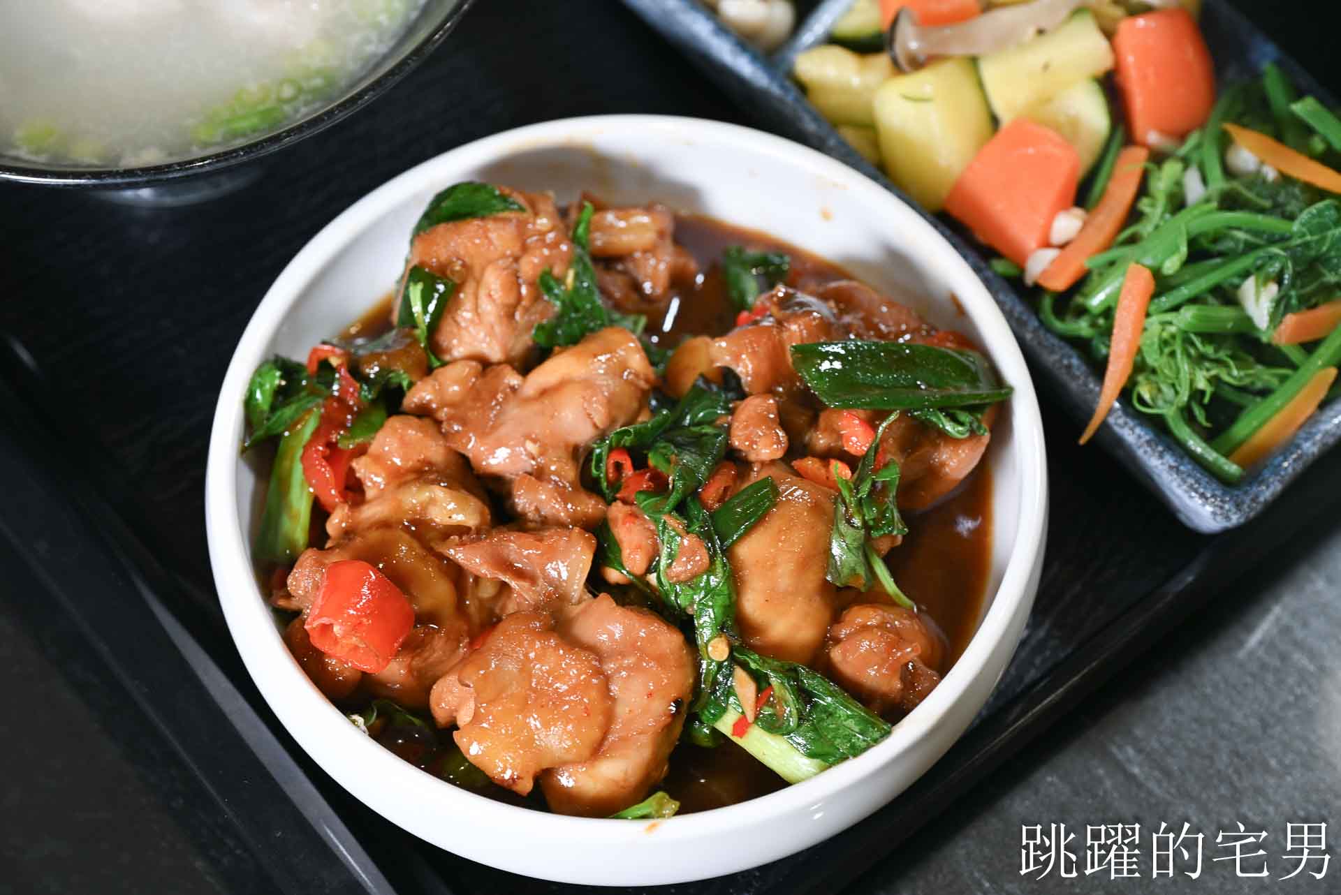 [花蓮美食]大合食光簡餐-80元就能咖啡飲料暢飲到凌晨2點？這家花蓮簡餐根本南部物價，三杯雞、腿庫飯一定要點，花蓮宵夜推薦