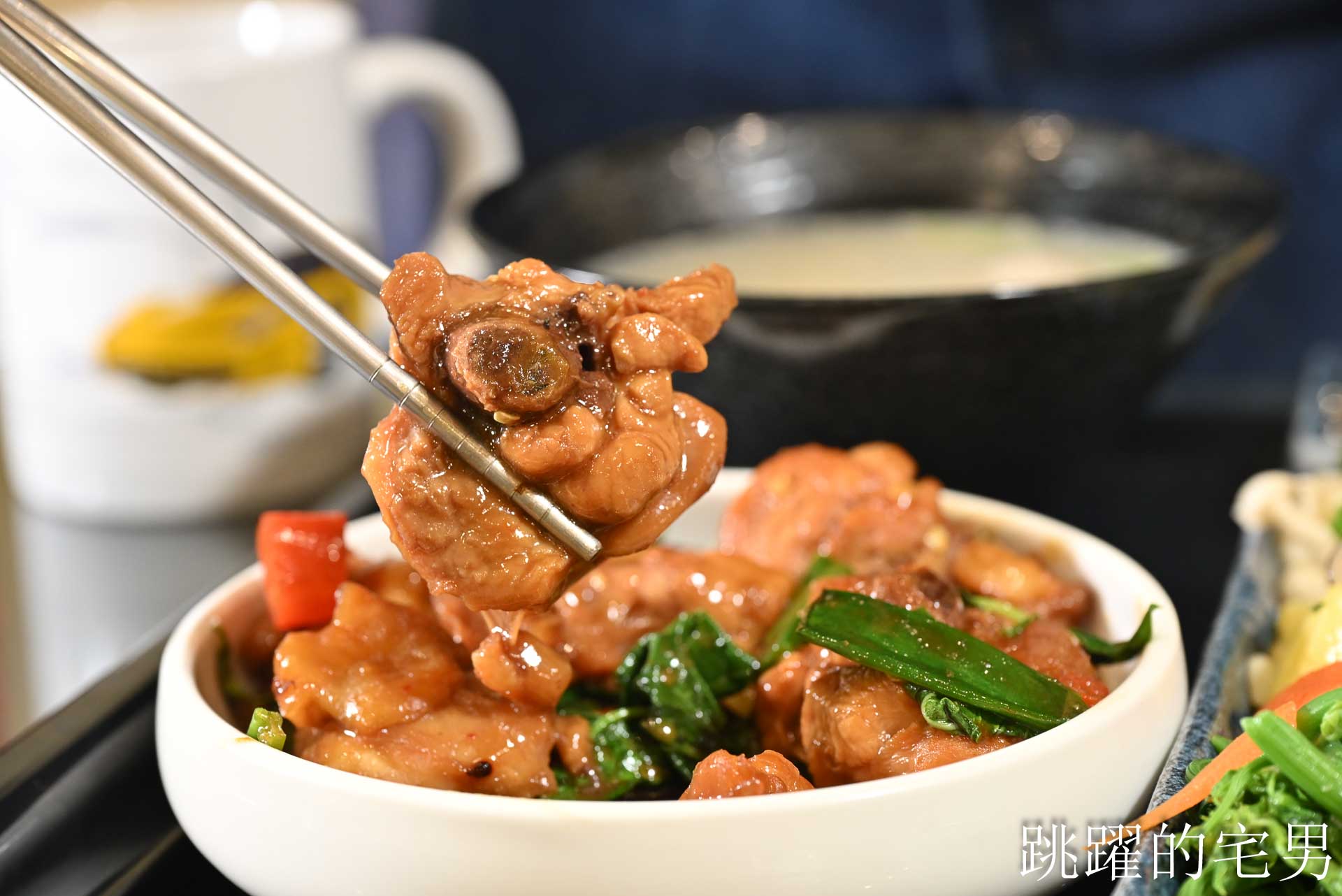 [花蓮美食]大合食光簡餐-80元就能咖啡飲料暢飲到凌晨2點？這家花蓮簡餐根本南部物價，三杯雞、腿庫飯一定要點，花蓮宵夜推薦