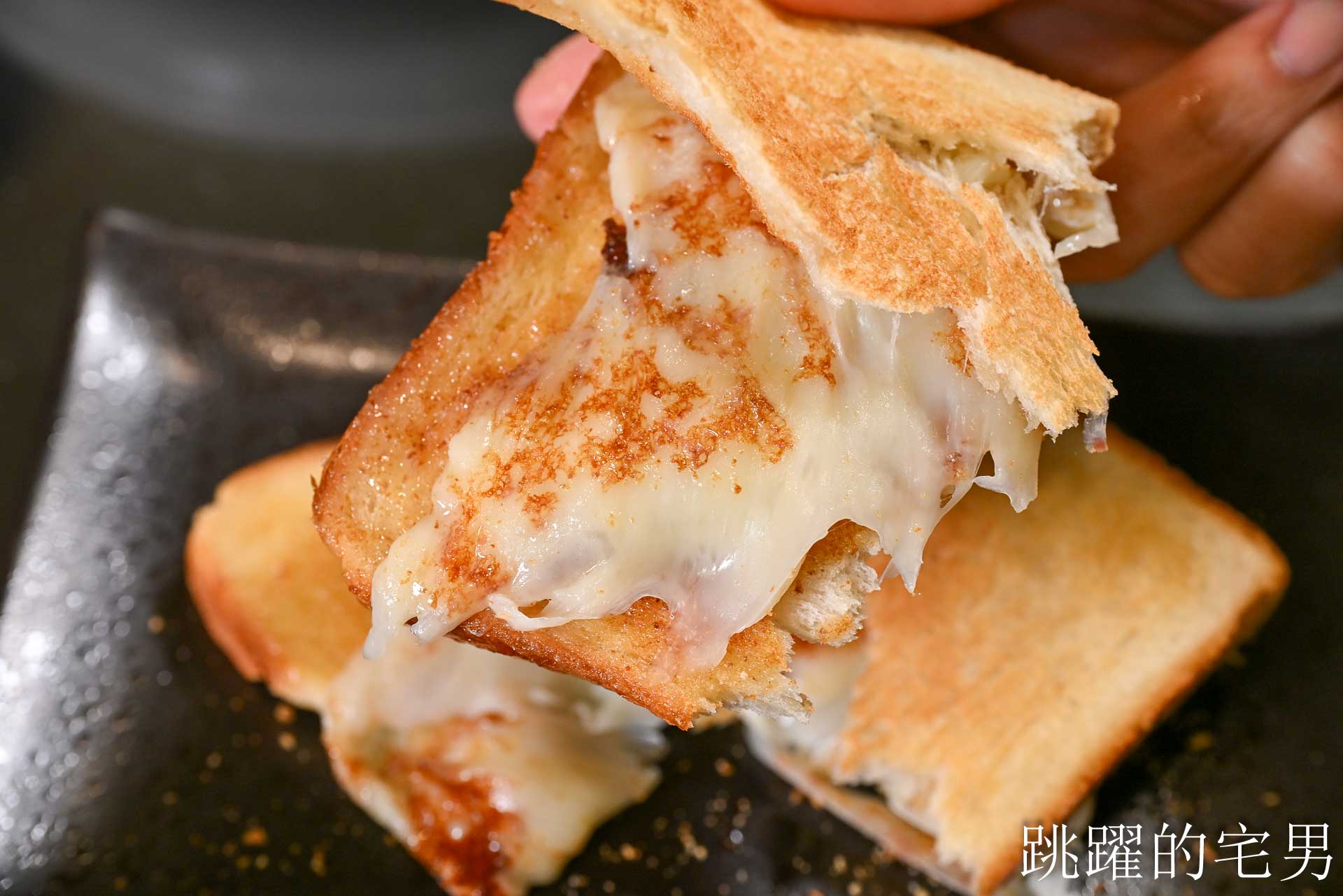 [花蓮美食]大合食光簡餐-80元就能咖啡飲料暢飲到凌晨2點？這家花蓮簡餐根本南部物價，三杯雞、腿庫飯一定要點，花蓮宵夜推薦