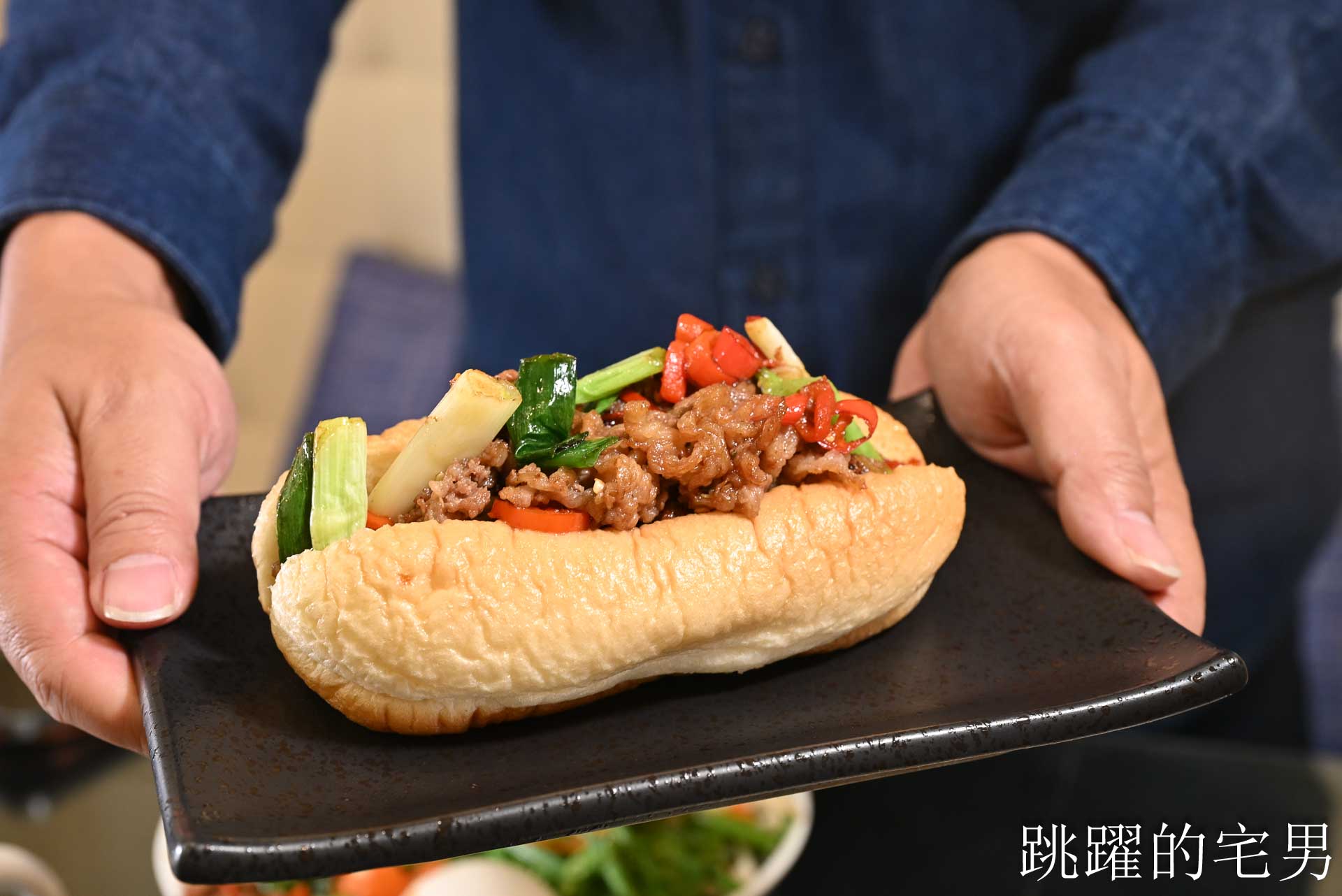 [花蓮美食]大合食光簡餐-80元就能咖啡飲料暢飲到凌晨2點？這家花蓮簡餐根本南部物價，三杯雞、腿庫飯一定要點，花蓮宵夜推薦