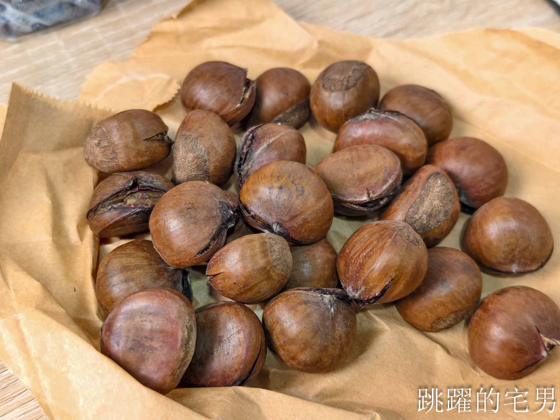 [花蓮美食] 人生吃過最香的杏仁堅果! 味道完全不一樣!  17年花蓮鹽炒栗子好吃不沾手，還有花蓮鹽炒花生