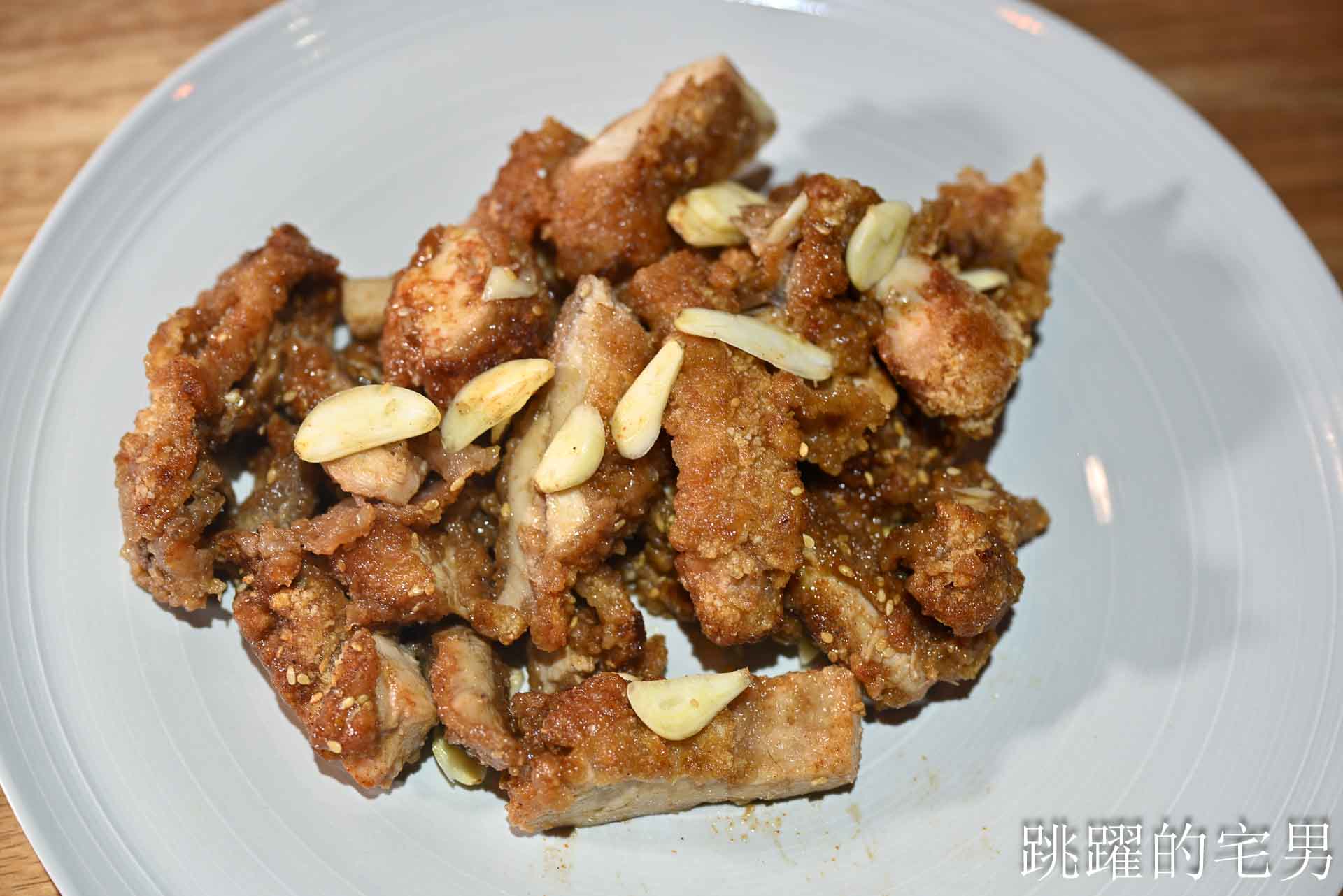 [花蓮鹹酥雞]盧記沾醬雞排中正店-這家花蓮炸雞皮絕對必點，沾醬超大雞排有夠爽! 使用脫油機吃起來更乾酥，開到凌晨1點的花蓮宵夜