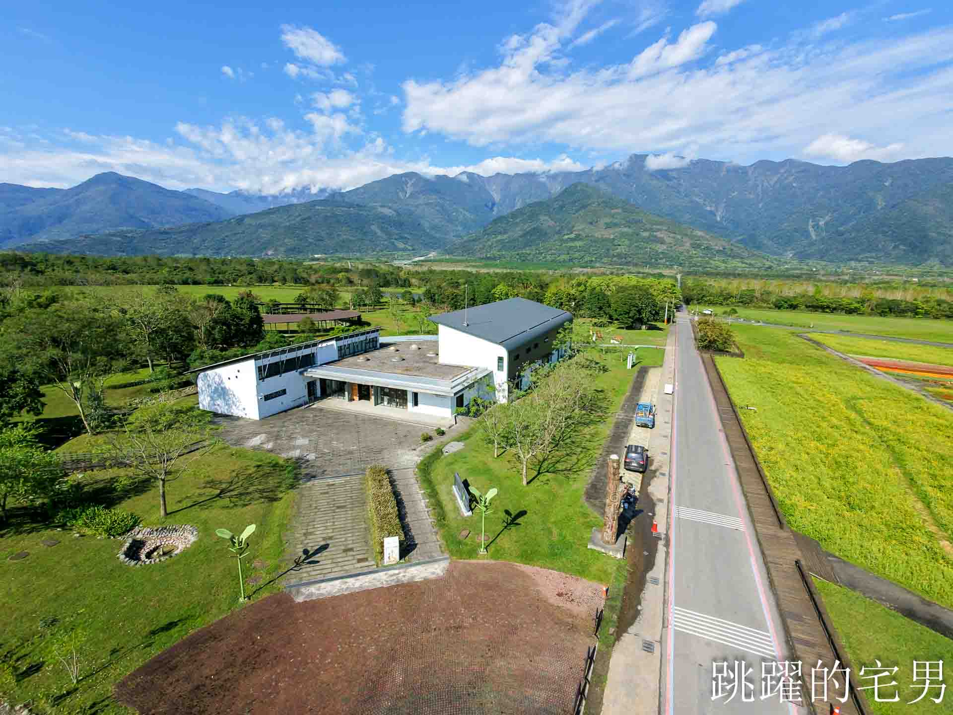 [花蓮光復景點]2026大農大富平地森林園區-光復平地森林遇見大農大富油菜花海盛開，眼前最純粹的天空藍與金色大地，花蓮春節景點，花蓮親子景點