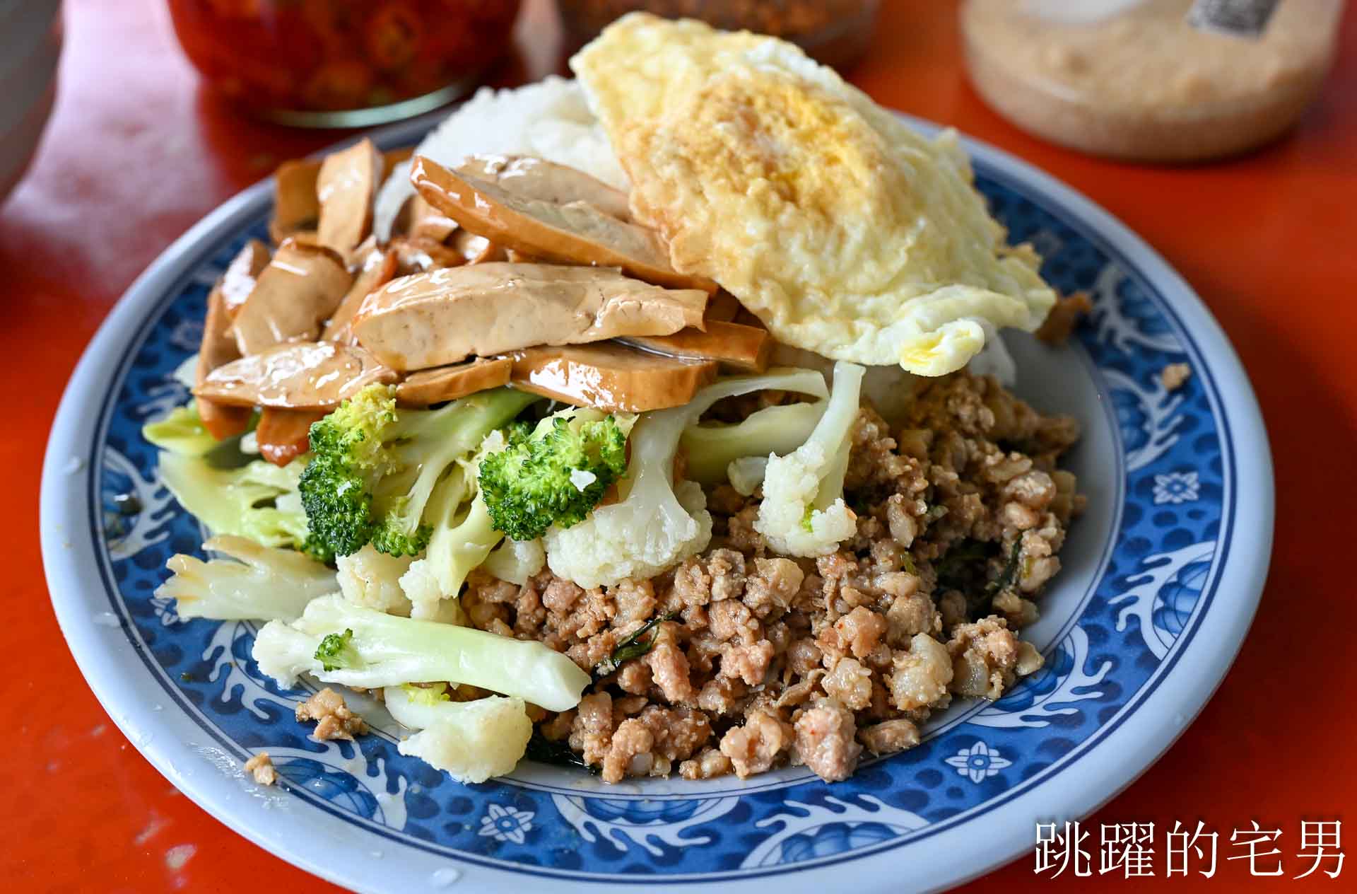 [花蓮美食]美崙牛雜湯-泰國阿姨來花蓮開泰國小吃，牛雜湯50元滿滿肉C/P值超高，花蓮平價美食