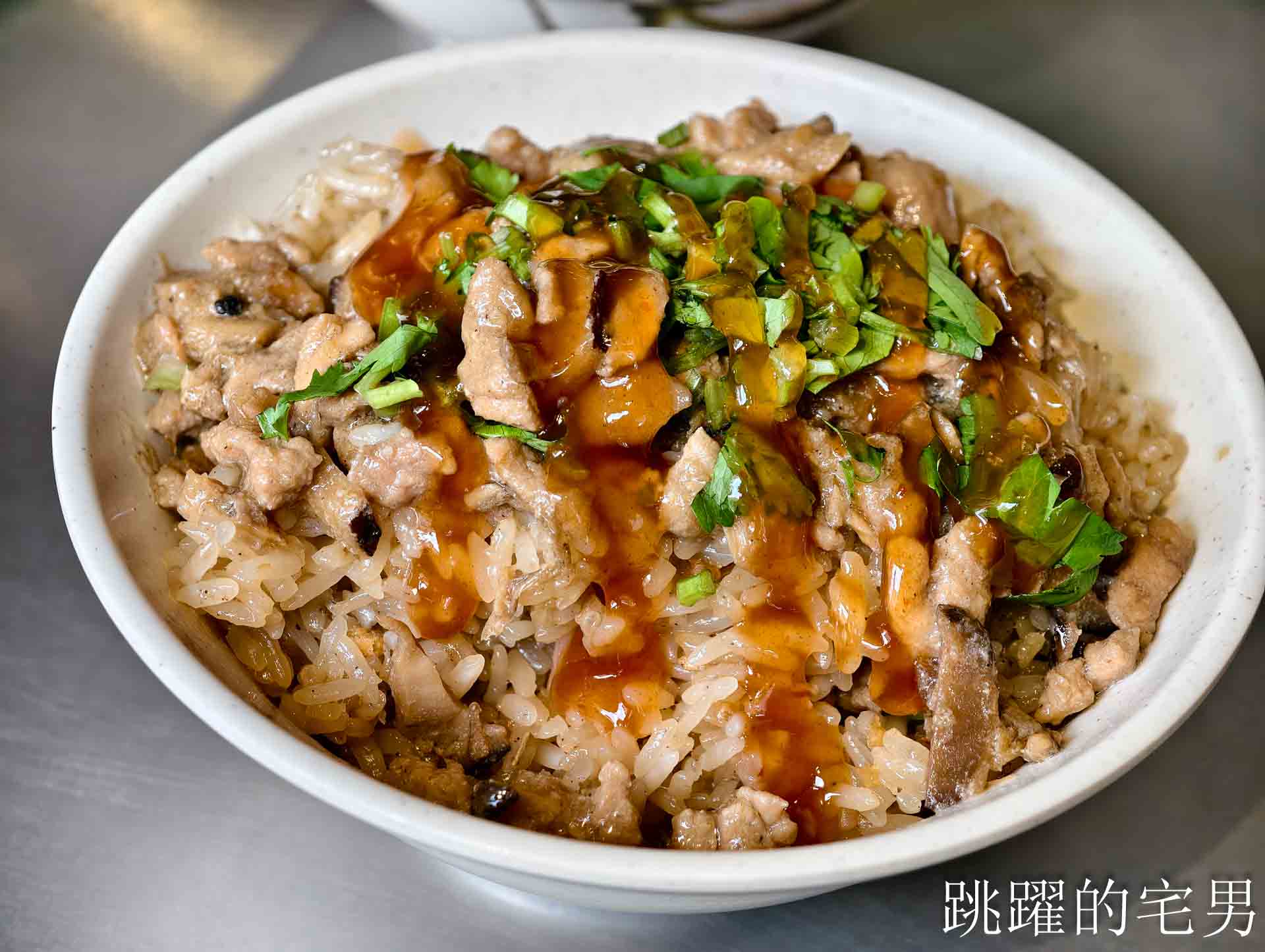 網站近期文章：[花蓮美食]89食堂海苔飯捲-這家花蓮油飯推薦，終於找到口感Q彈的好吃油飯，還帶有台式浪漫，花蓮早餐