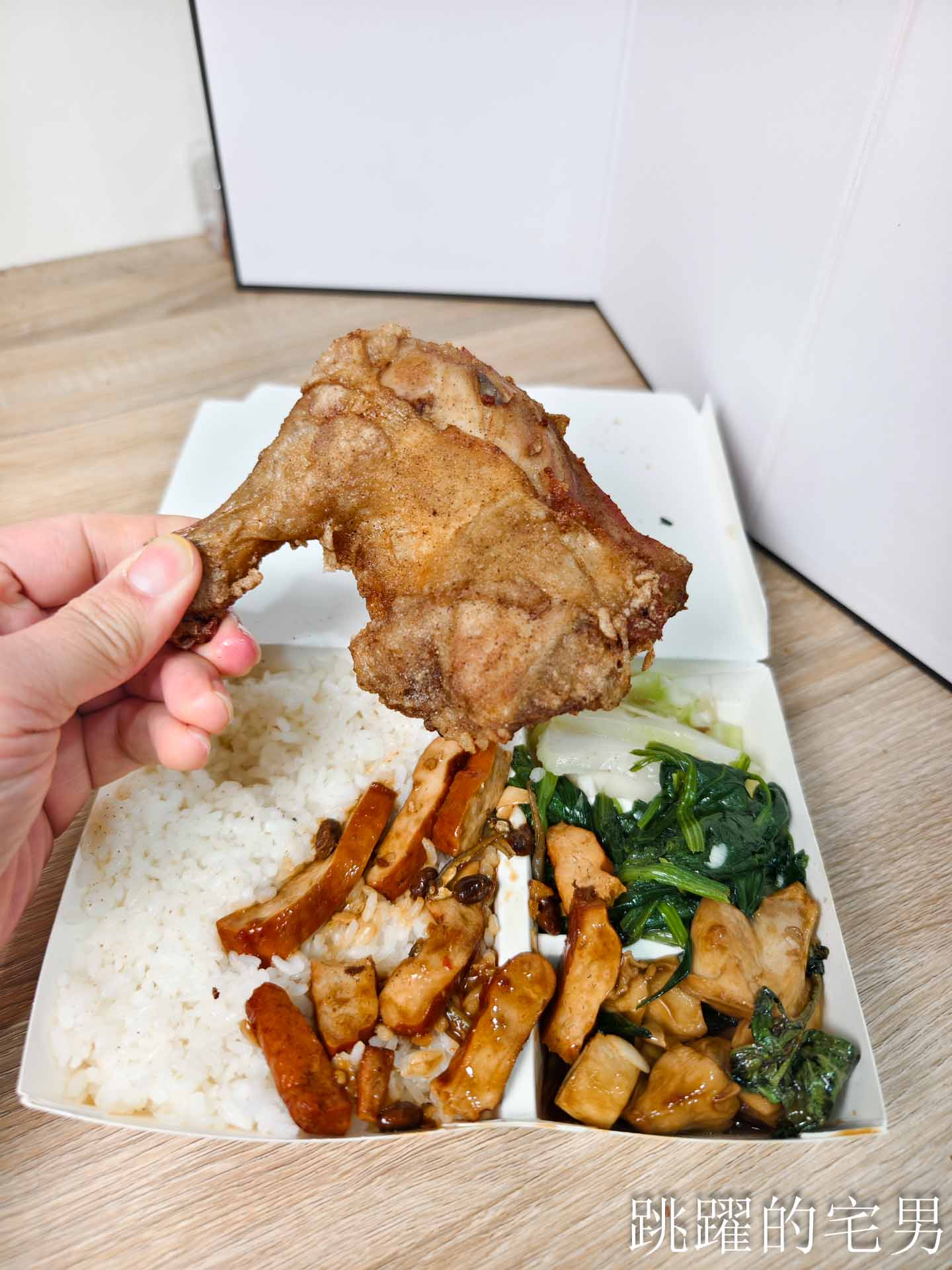 [花蓮美食]慈安自助餐-花蓮便當90元整隻大雞腿便當超佛心，4菜份量足