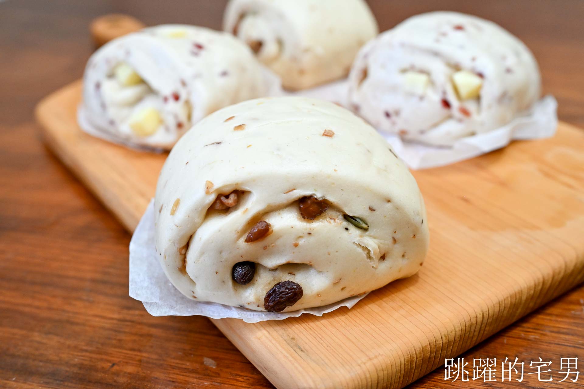 [宅配包子推薦]阿潘肉包-60年嘉義美食老麵包子獨特口感就是好!  扁魚香辣鮮肉包、手工十二折咖哩酥一吃就愛上，宅配美食推薦