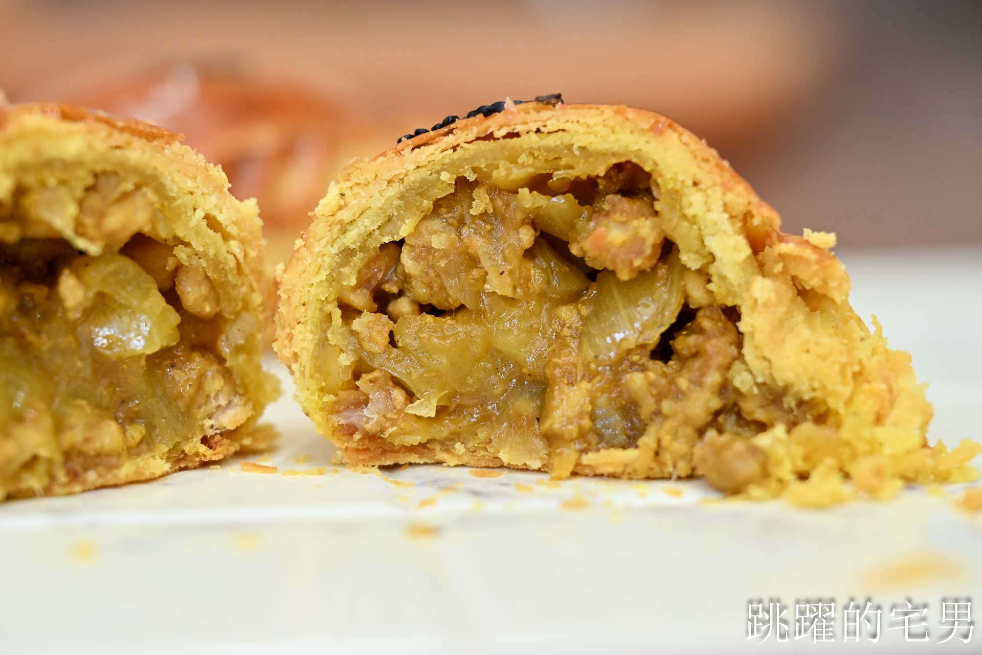 [宅配包子推薦]阿潘肉包-60年嘉義美食老麵包子獨特口感就是好!  扁魚香辣鮮肉包、手工十二折咖哩酥一吃就愛上，宅配美食推薦