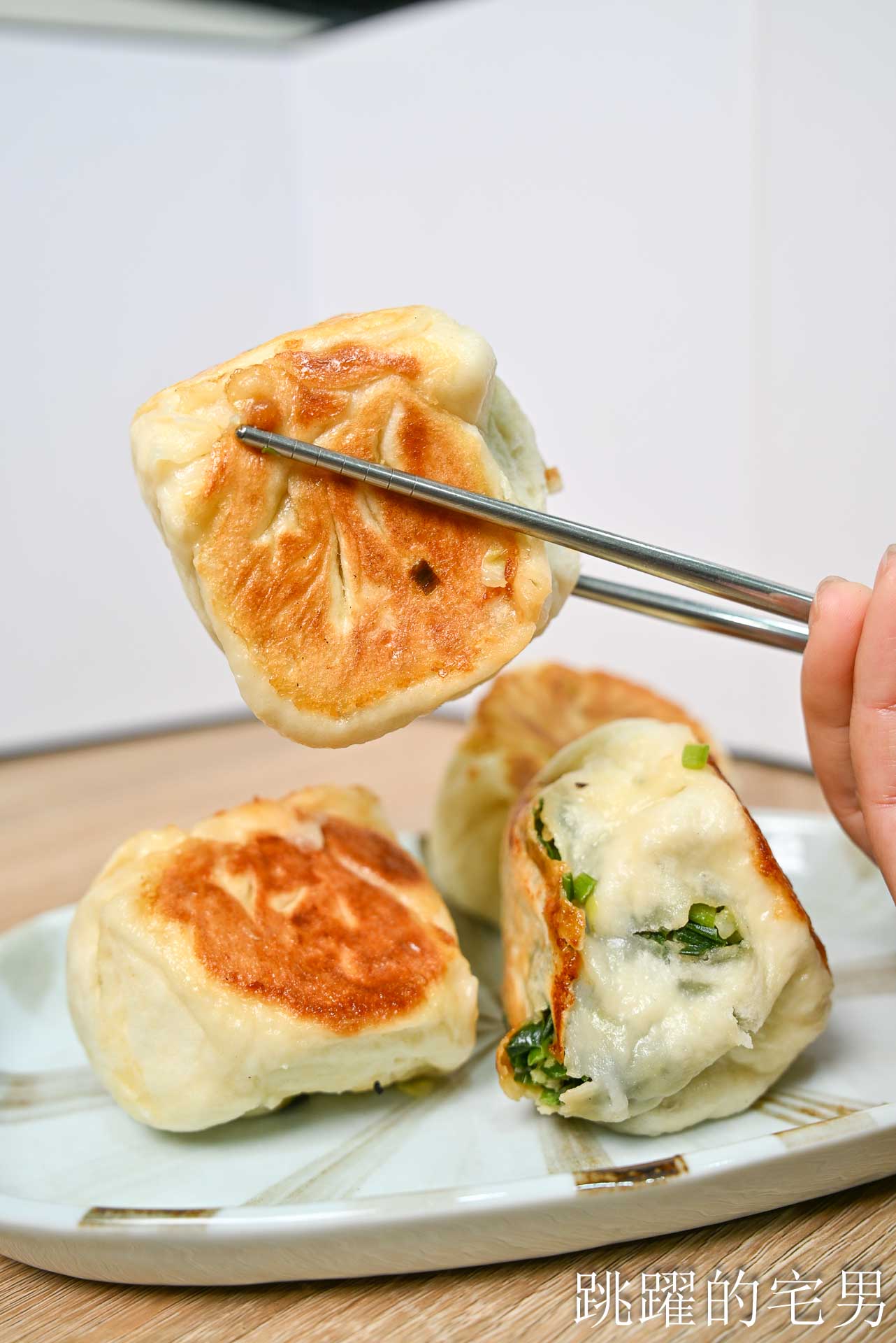 [花蓮早餐]張家水煎包- 花蓮排隊水煎包 早餐時間天天爆滿，價格高婆婆媽媽還是照買的好吃水煎包，不打電話預訂還真吃不到