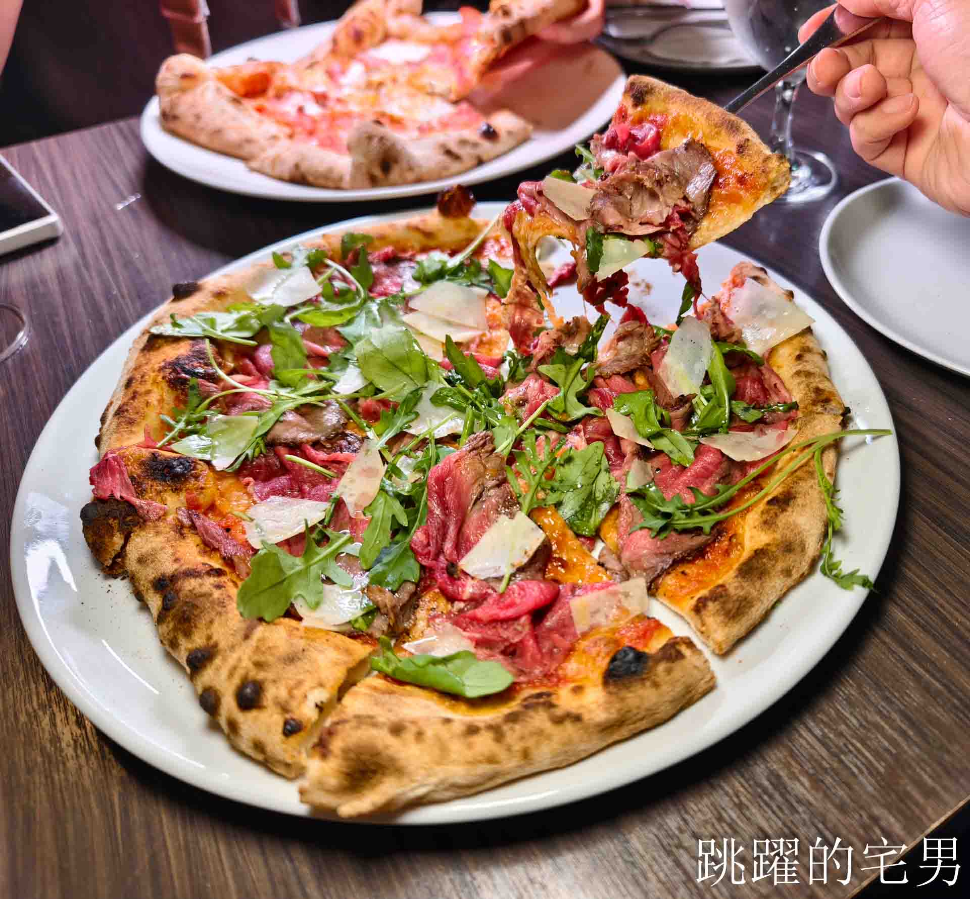 [信義安和美食推薦]佐佧義式窯烤披薩屋-好吃台北披薩推薦，半熟牛肉＋雙起司超美味，還得過亞太50大披薩