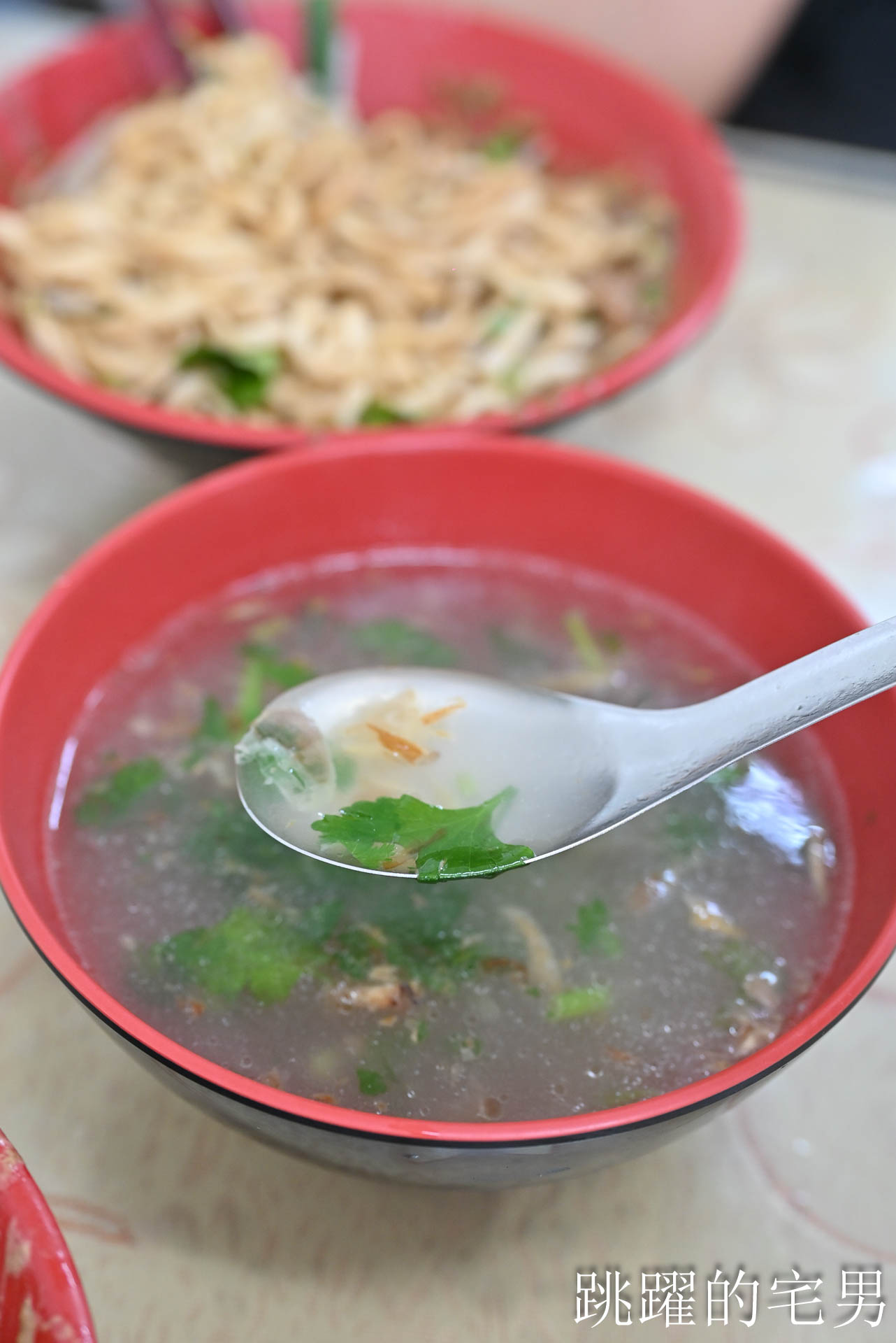 [花蓮美食]花東雄麵館-這家花蓮麻醬麵味道超濃郁一連吃3次，還附好喝清湯很解膩