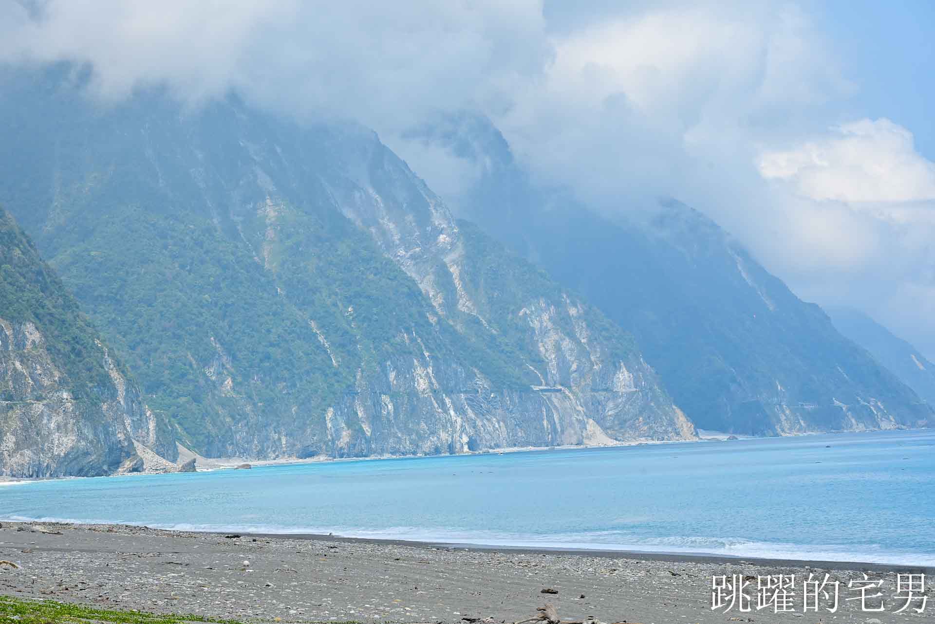 [蘇花公路景點推薦]最靠近清水斷崖的夢幻海灘「板下海灘」蘇花公路旁令人驚艷的海灘秘境，最佳造訪時間，秀林景點，花蓮看海景點