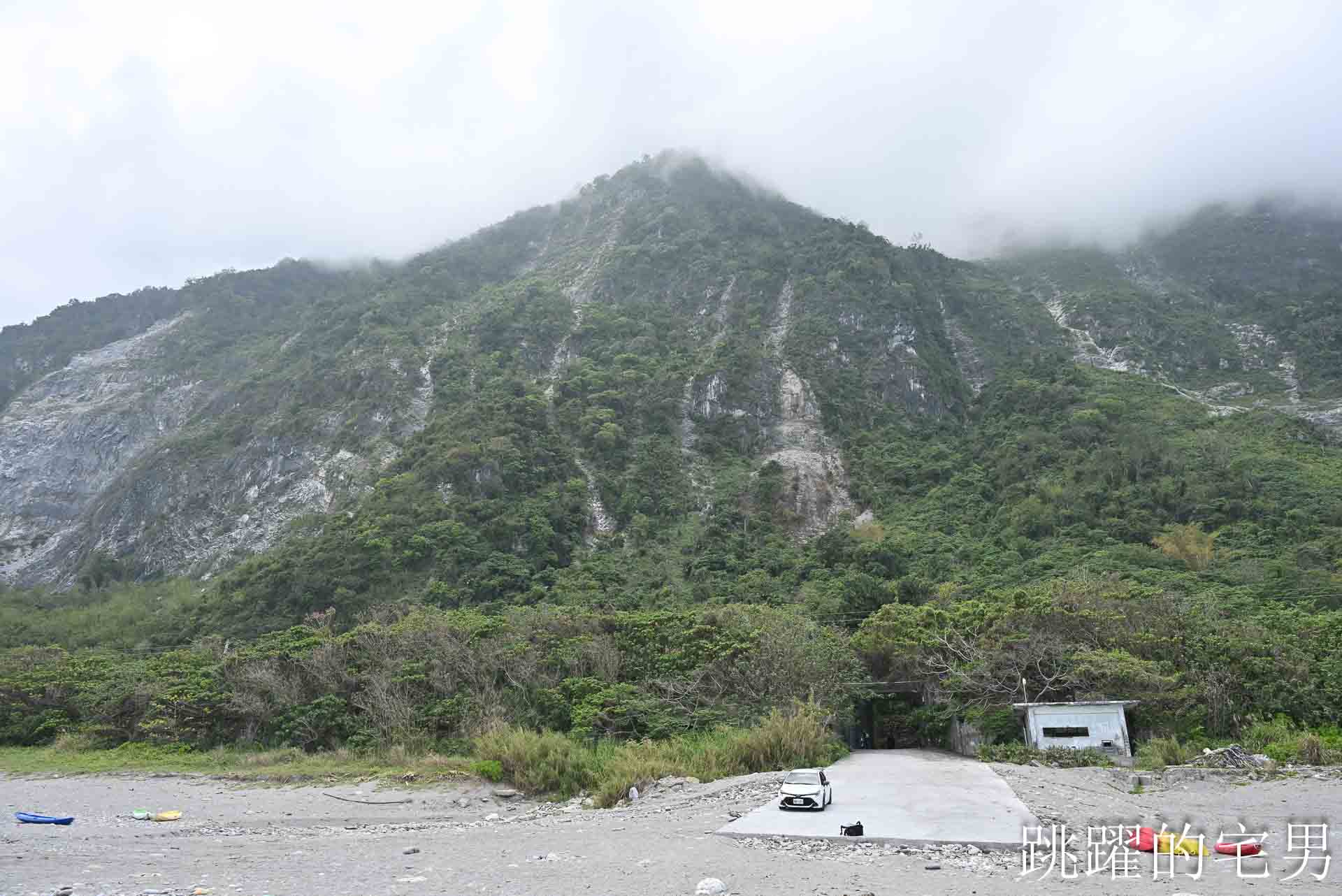 [蘇花公路景點推薦]最靠近清水斷崖的夢幻海灘「板下海灘」蘇花公路旁令人驚艷的海灘秘境，最佳造訪時間，秀林景點，花蓮看海景點