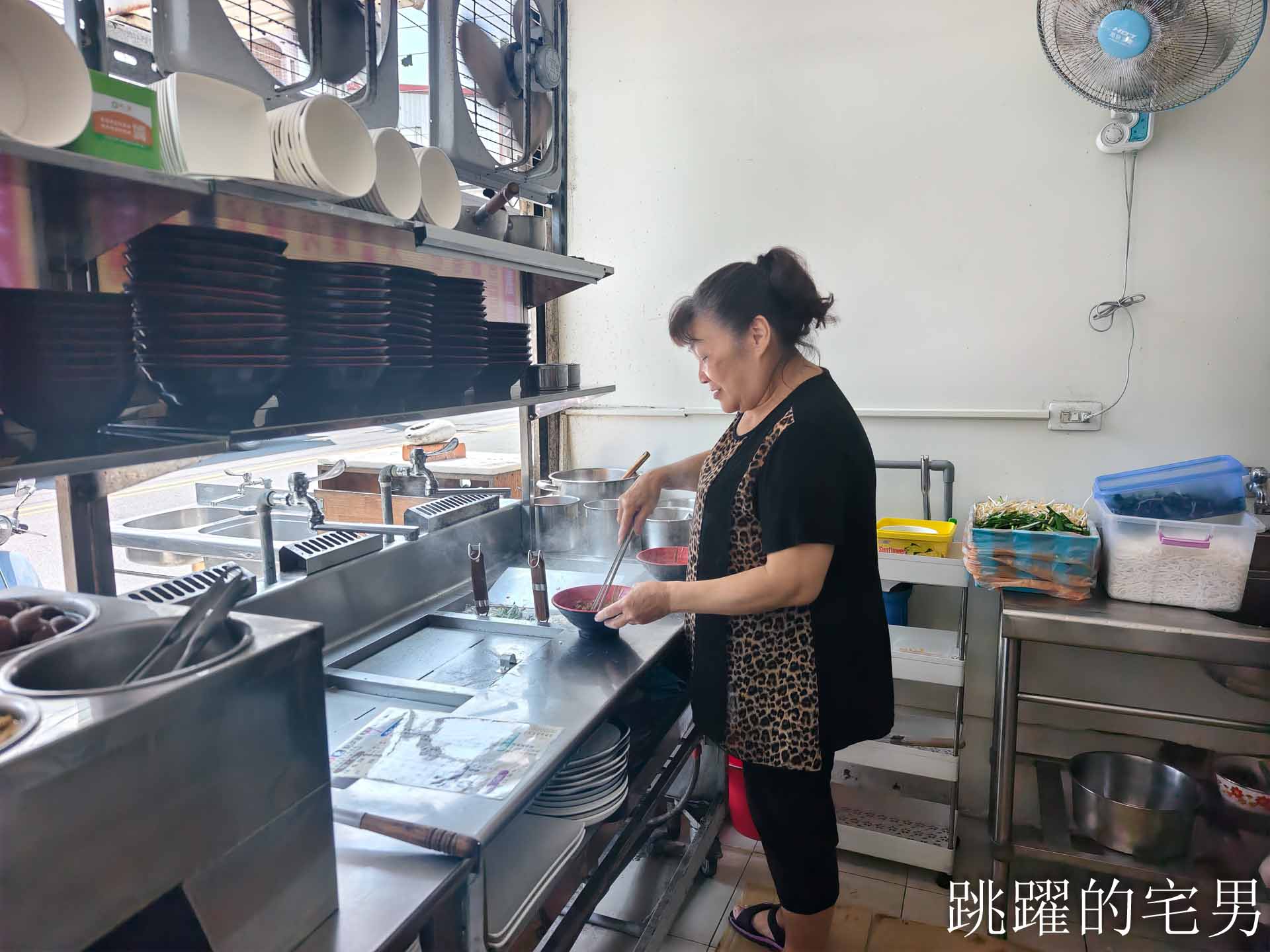[花蓮美食]花東雄麵館-這家花蓮麻醬麵味道超濃郁一連吃3次，還附好喝清湯很解膩