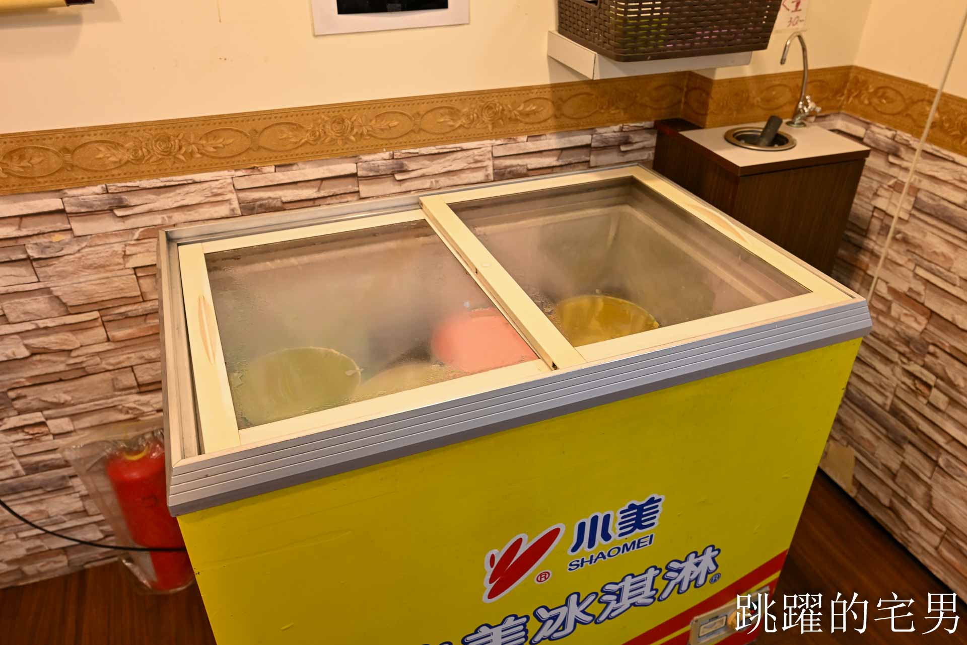 [花蓮美食]呼呼鍋太昌店-好吃平價花蓮火鍋份量足，還有冰淇淋、滷肉飯吃到飽! 太昌美食