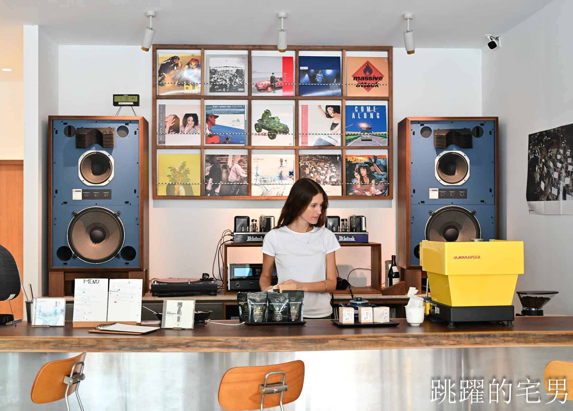 [花蓮咖啡廳]Radio car-真空管擴大機好音樂，抹茶拿鐵與檸檬派的花蓮深夜咖啡廳