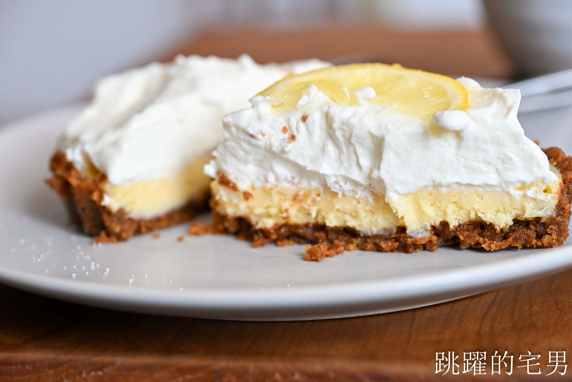 [花蓮咖啡廳]Radio car-真空管擴大機好音樂，抹茶拿鐵與檸檬派的花蓮深夜咖啡廳