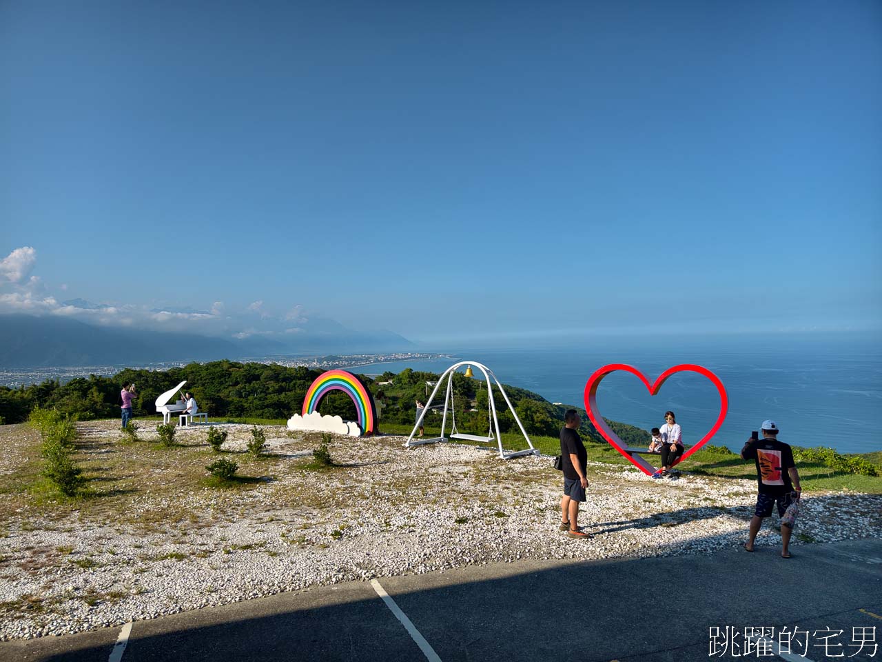 [花蓮台11線景點] 遠雄悅來大飯店附近看海景點，山海市區目入眼簾，花蓮最美秘境景觀玻璃屋