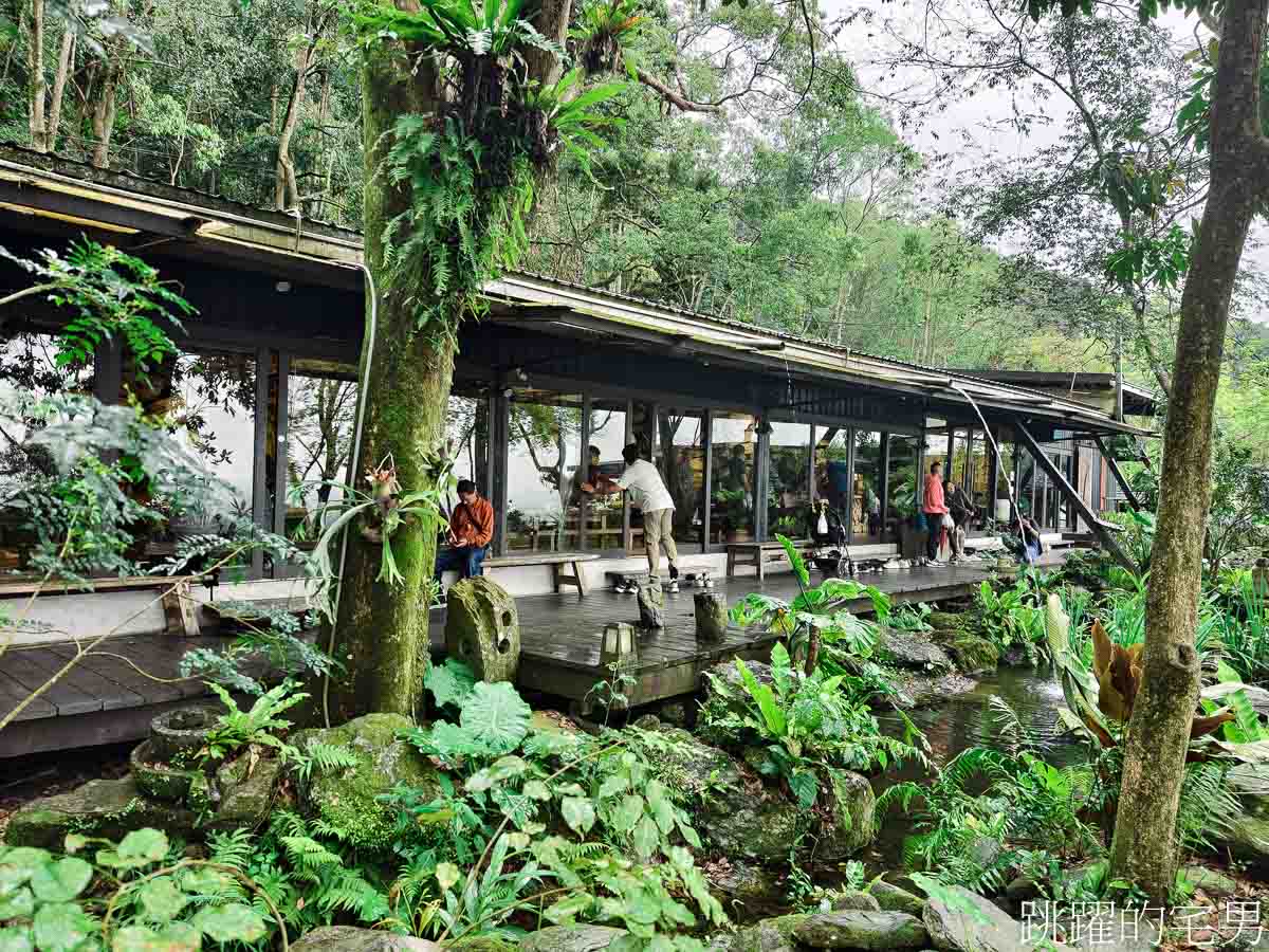 [花蓮鳳林景點] 鳳林鄉間小路開車穿梭綠色隧道，直達半山腰的花蓮景觀餐廳「月廬」