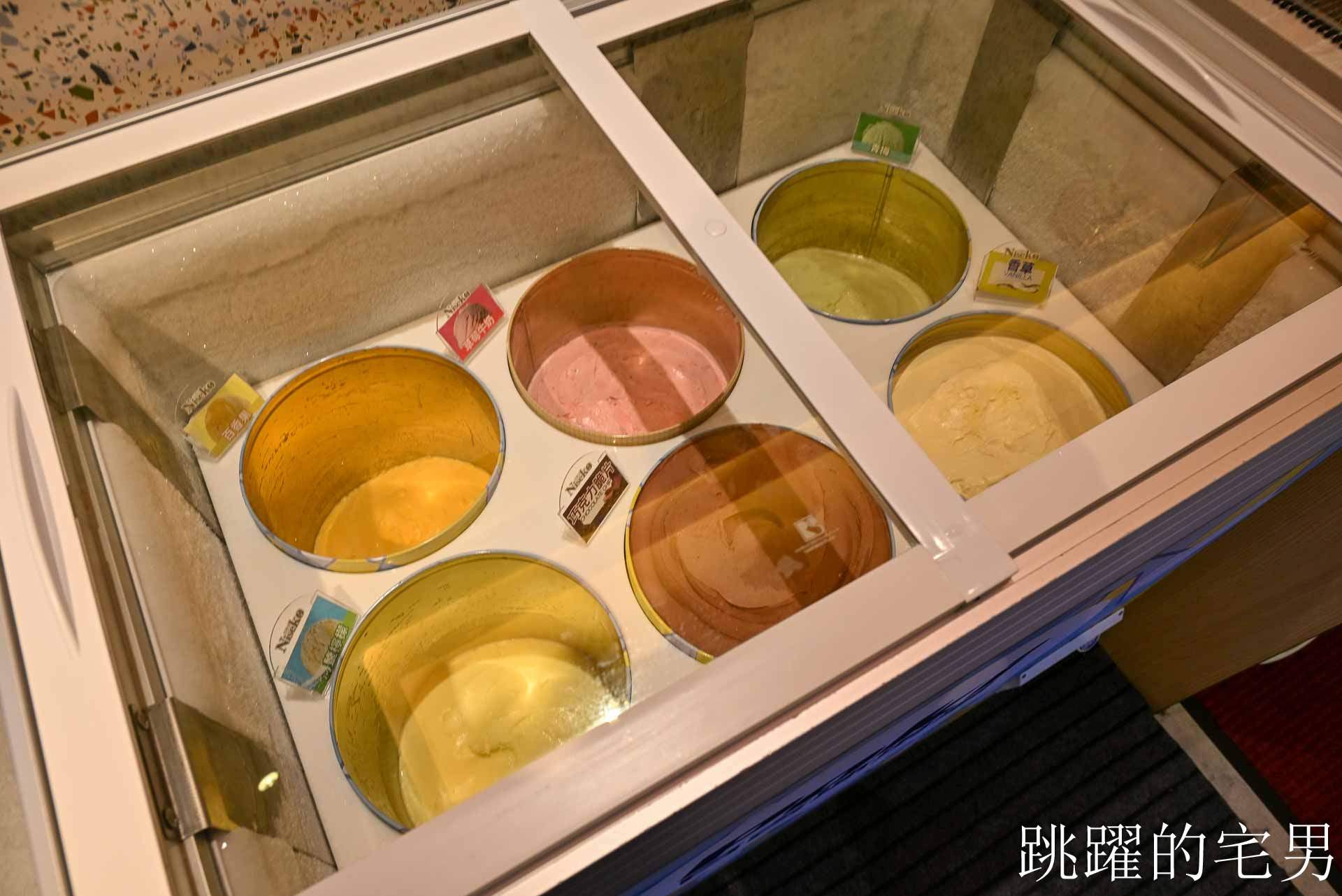 [花蓮火鍋推薦]極禾鍋物職人花蓮旗艦店: 龍蝦海鮮拼盤超霸氣！空間質感好，自助吧吃到飽，附設停車場超棒! 吉安美食